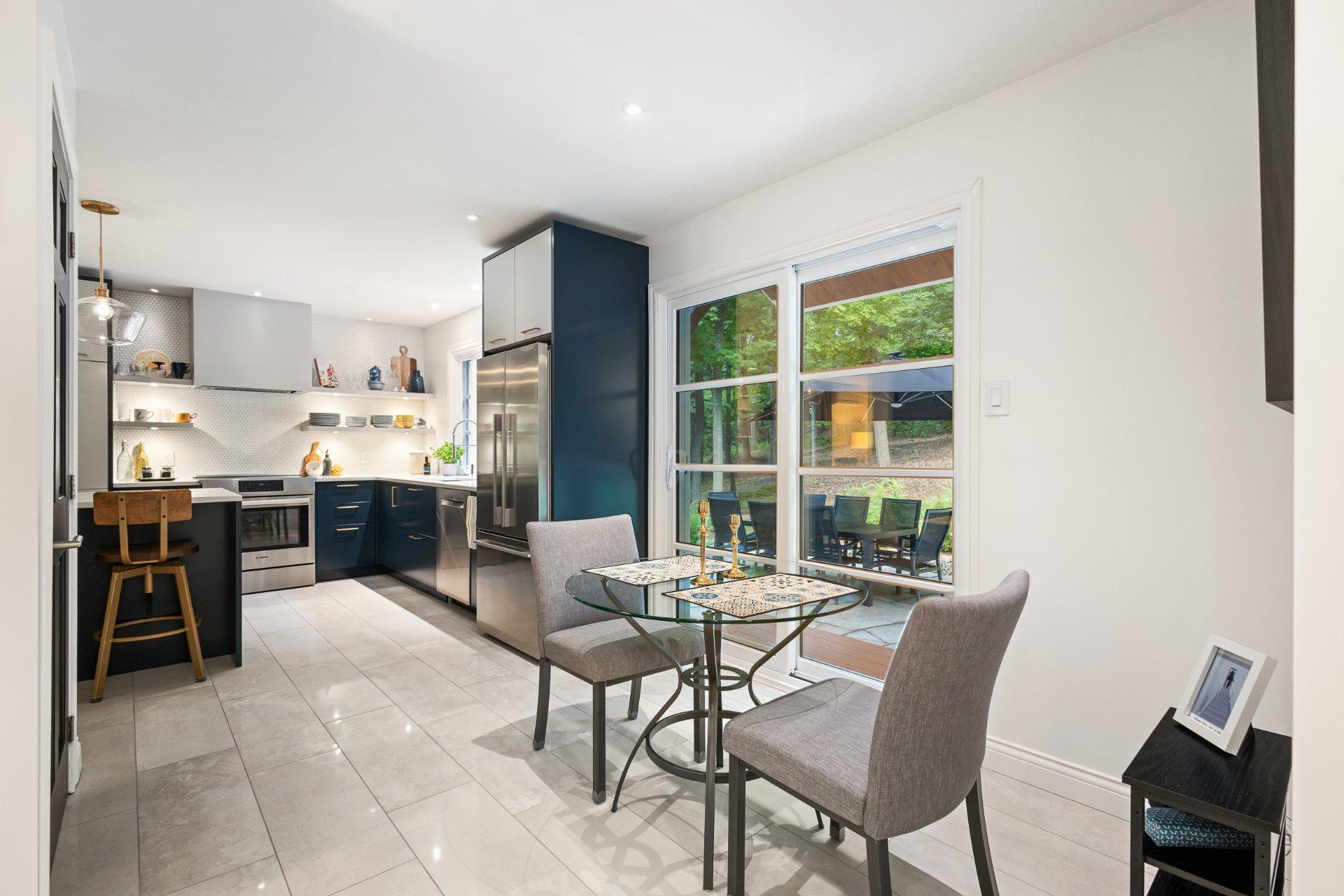 









120


Rue de Papineau

,
Bromont,




QC
J2L2E7

