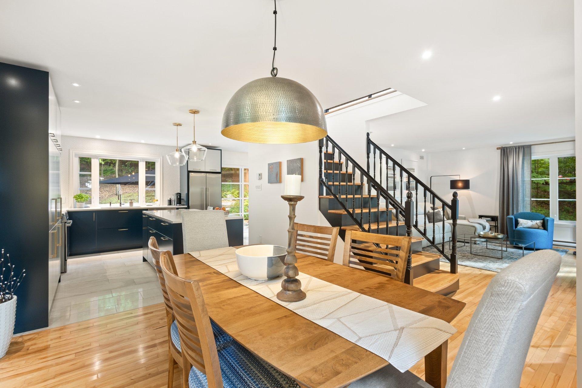 









120


Rue de Papineau

,
Bromont,




QC
J2L2E7

