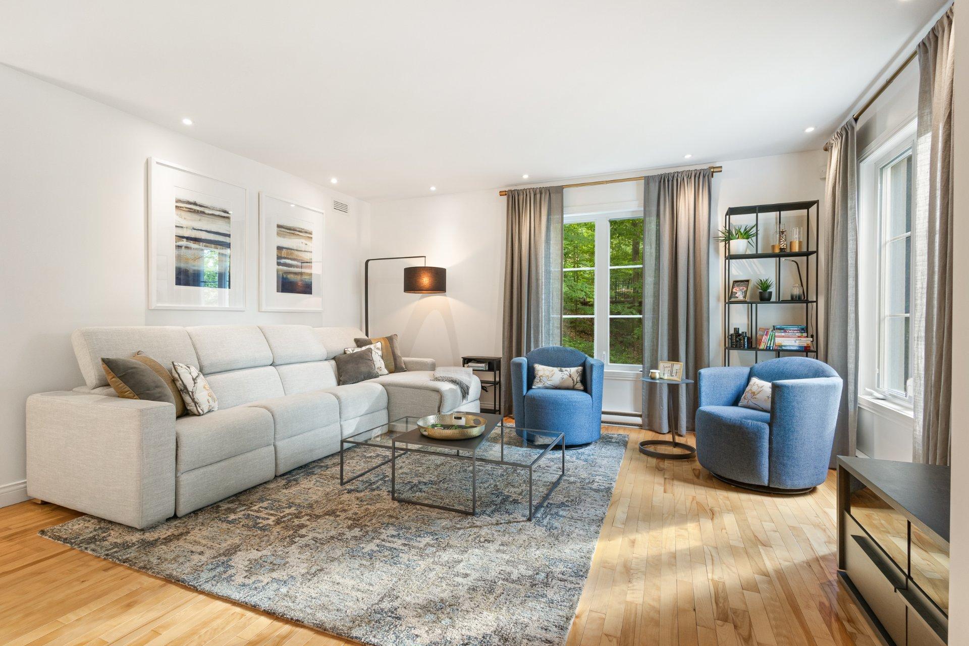 









120


Rue de Papineau

,
Bromont,




QC
J2L2E7

