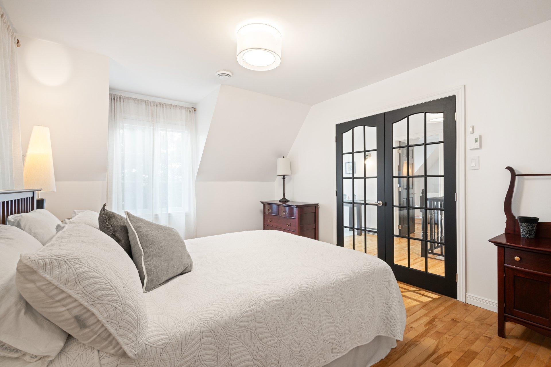 









120


Rue de Papineau

,
Bromont,




QC
J2L2E7

