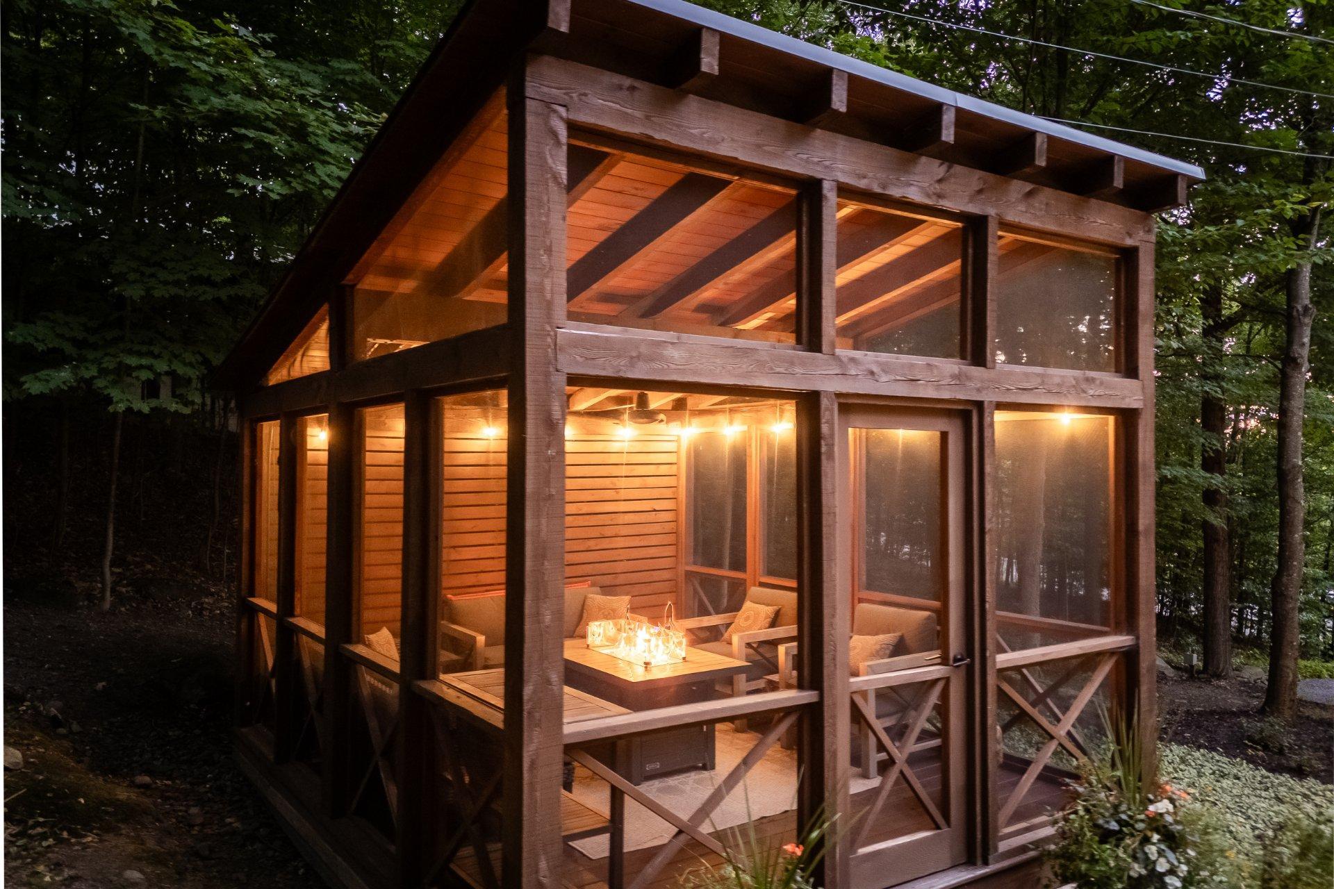 









120


Rue de Papineau

,
Bromont,




QC
J2L2E7

