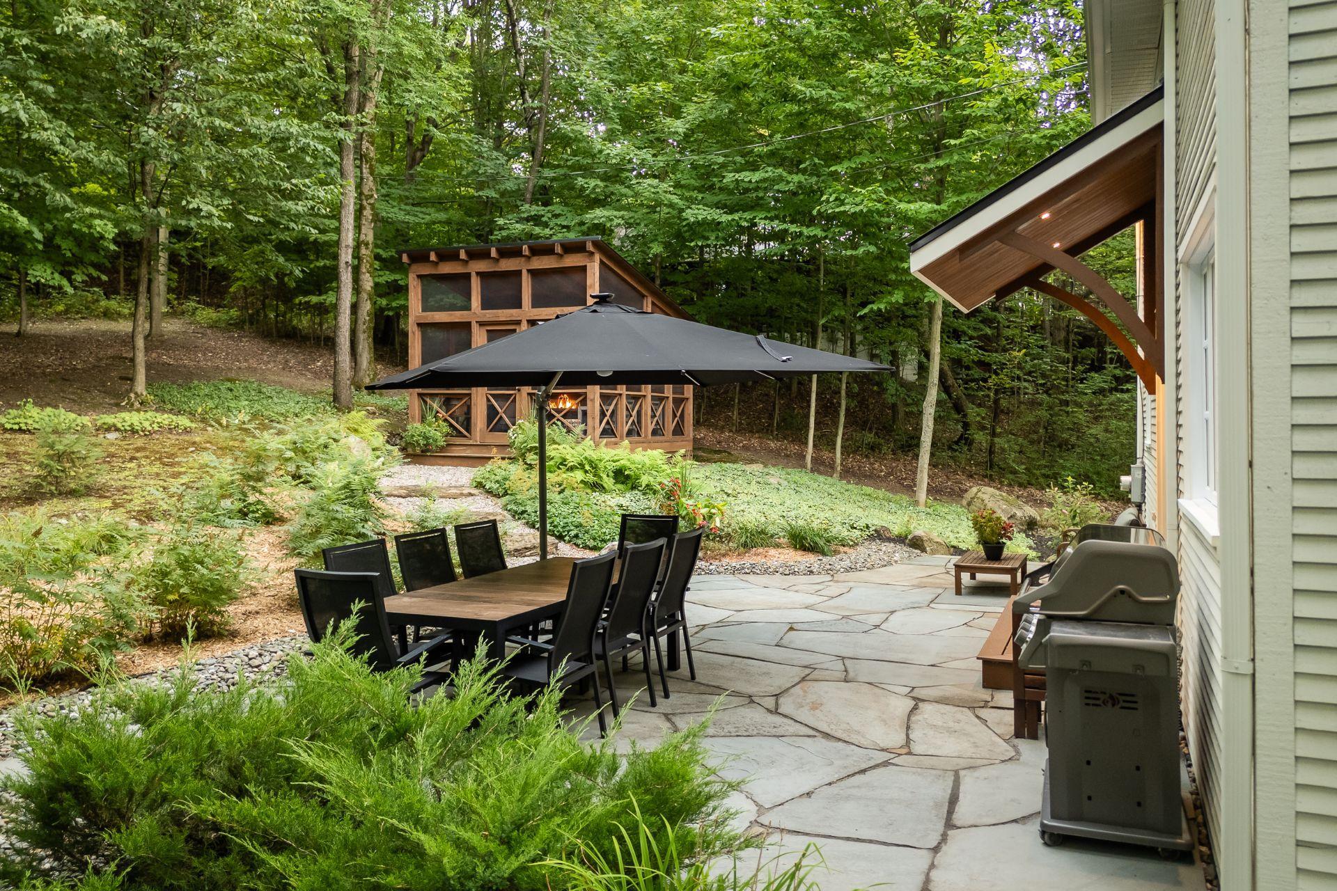 









120


Rue de Papineau

,
Bromont,




QC
J2L2E7

