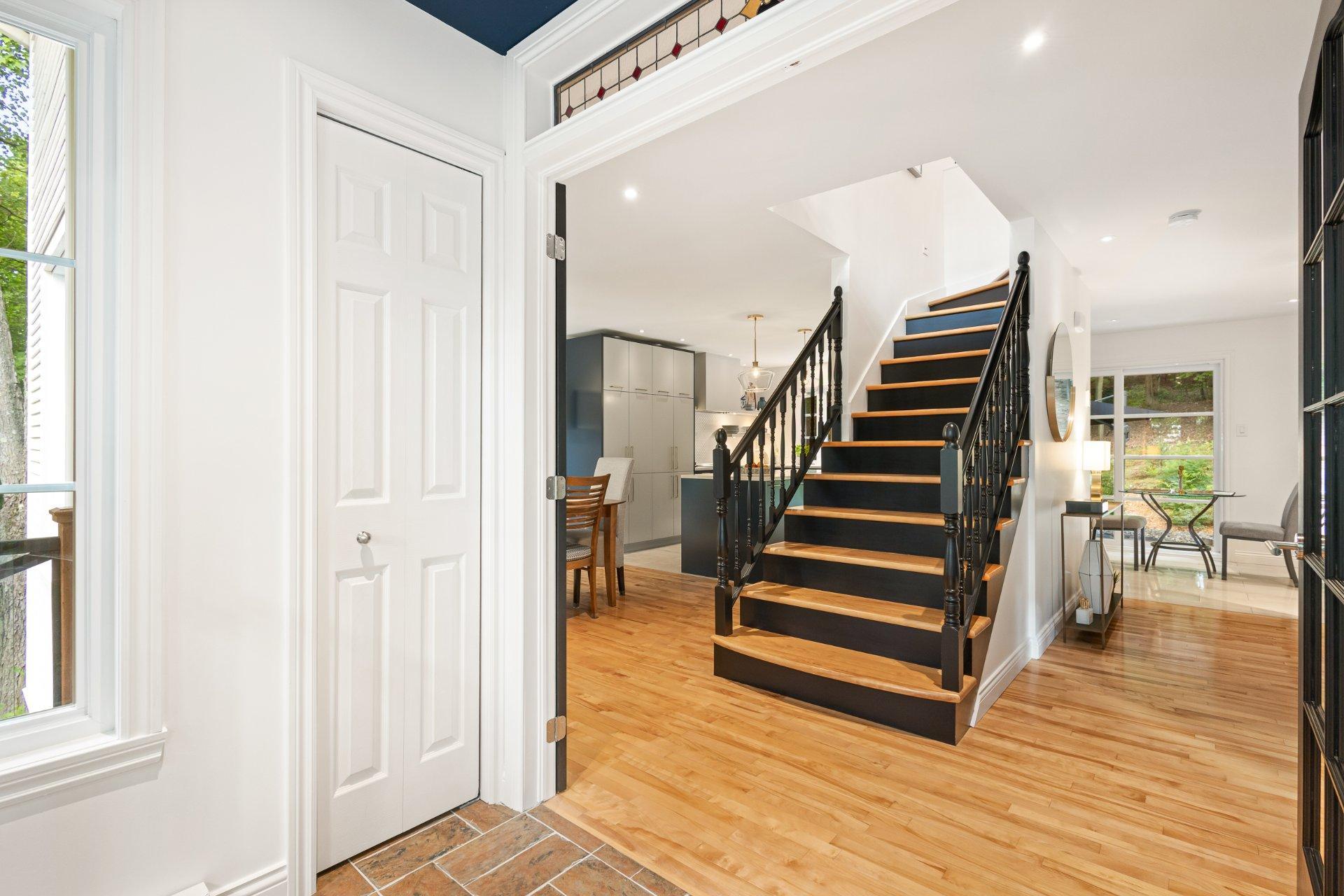 









120


Rue de Papineau

,
Bromont,




QC
J2L2E7

