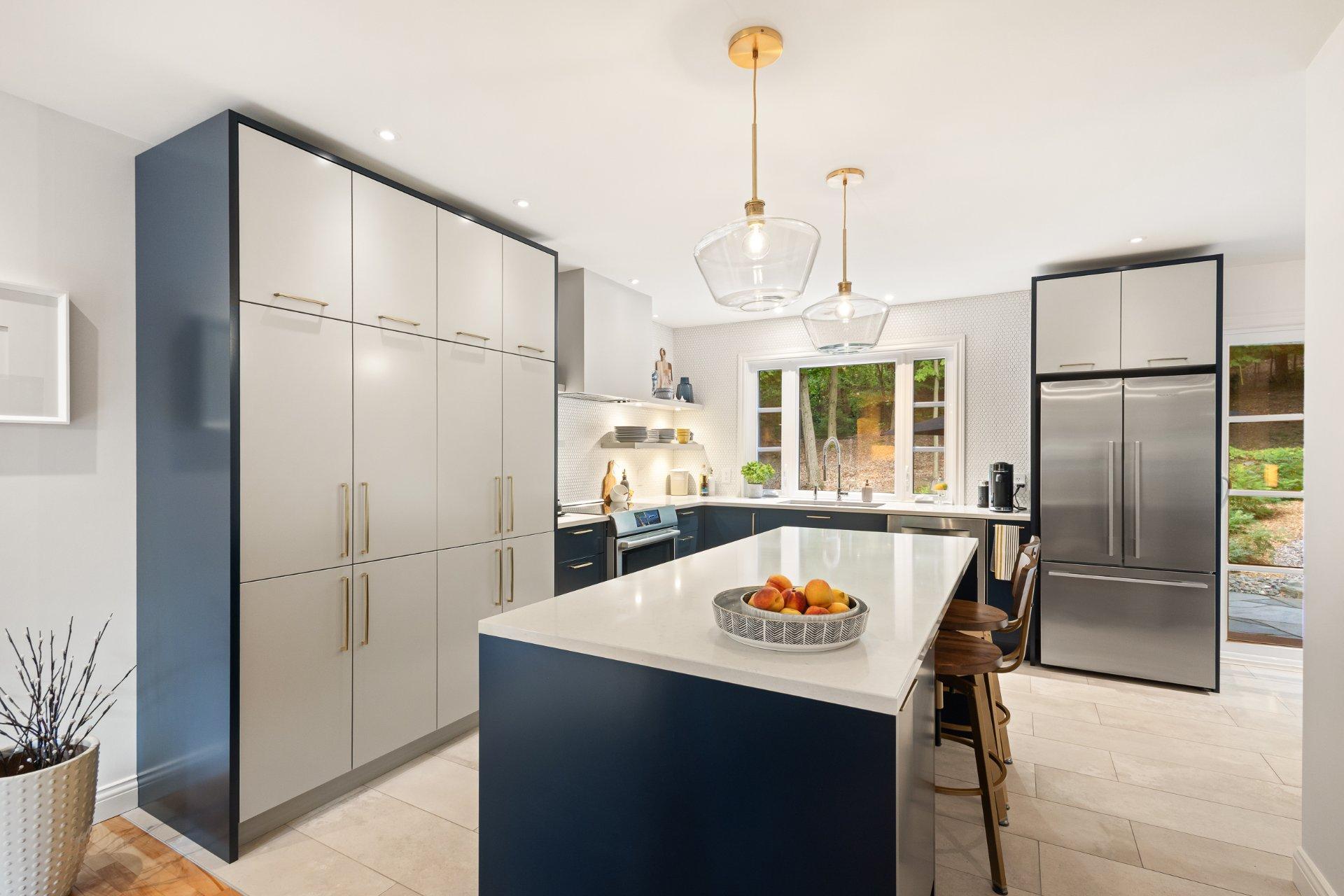 









120


Rue de Papineau

,
Bromont,




QC
J2L2E7

