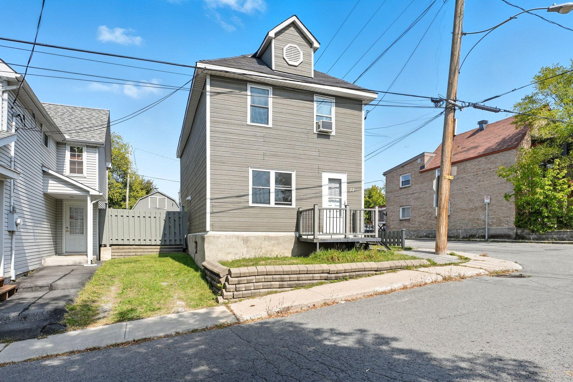 









11


Rue Garneau

,
Gatineau (Hull),




QC
J8X1R4

