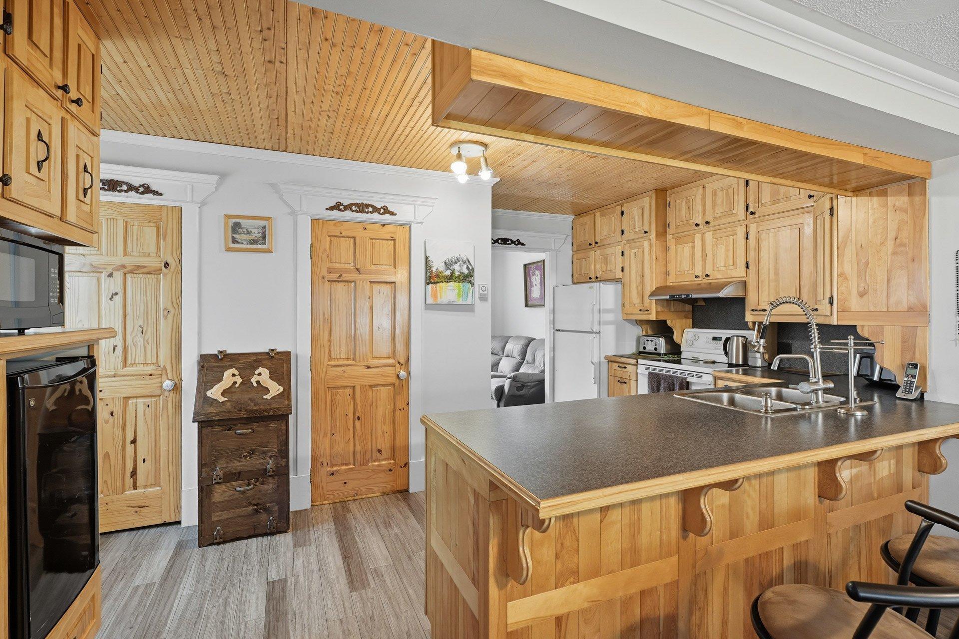 









11


Rue Garneau

,
Gatineau (Hull),




QC
J8X1R4

