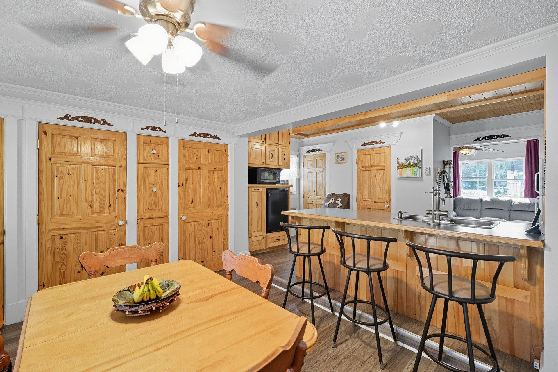 









11


Rue Garneau

,
Gatineau (Hull),




QC
J8X1R4

