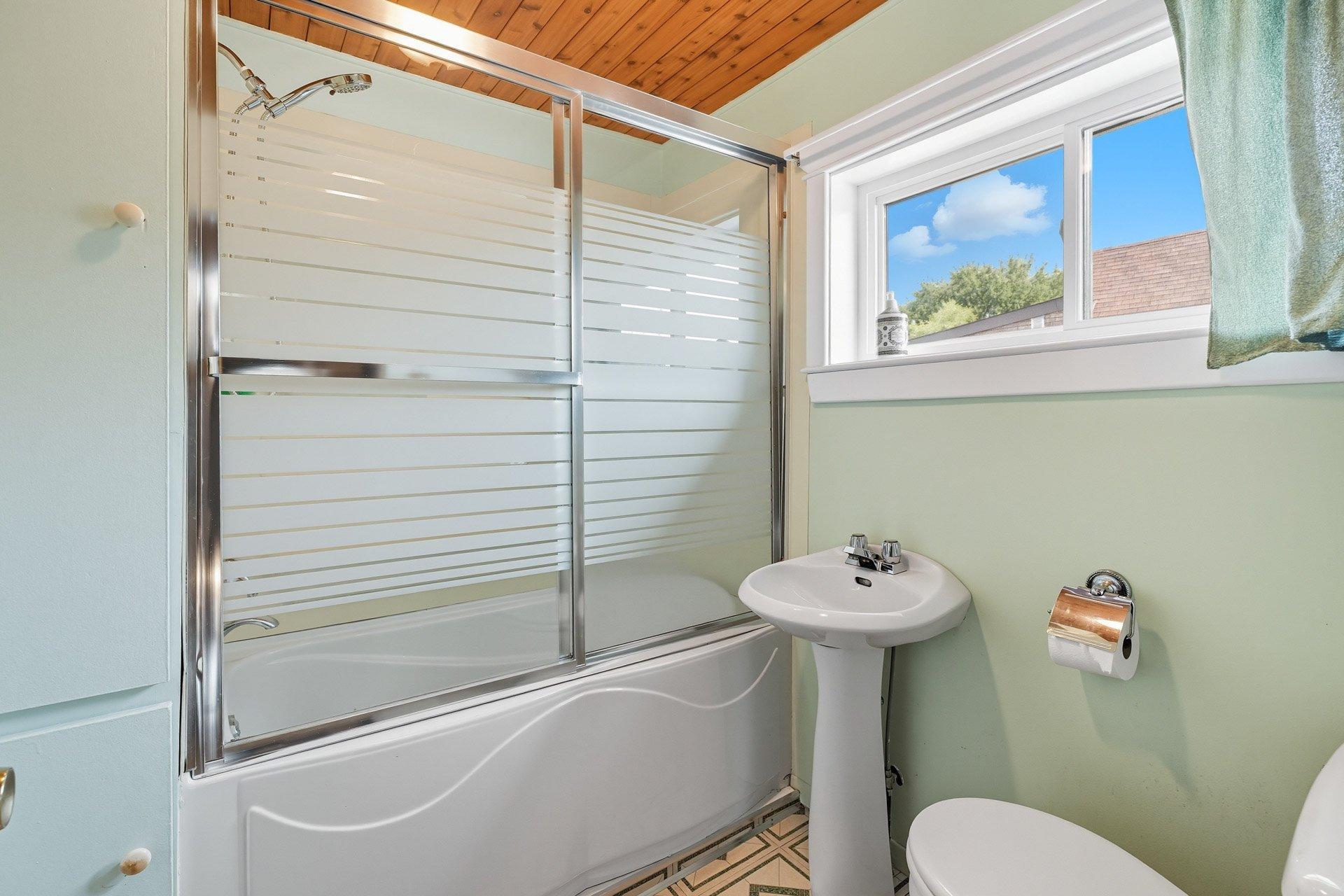 









11


Rue Garneau

,
Gatineau (Hull),




QC
J8X1R4

