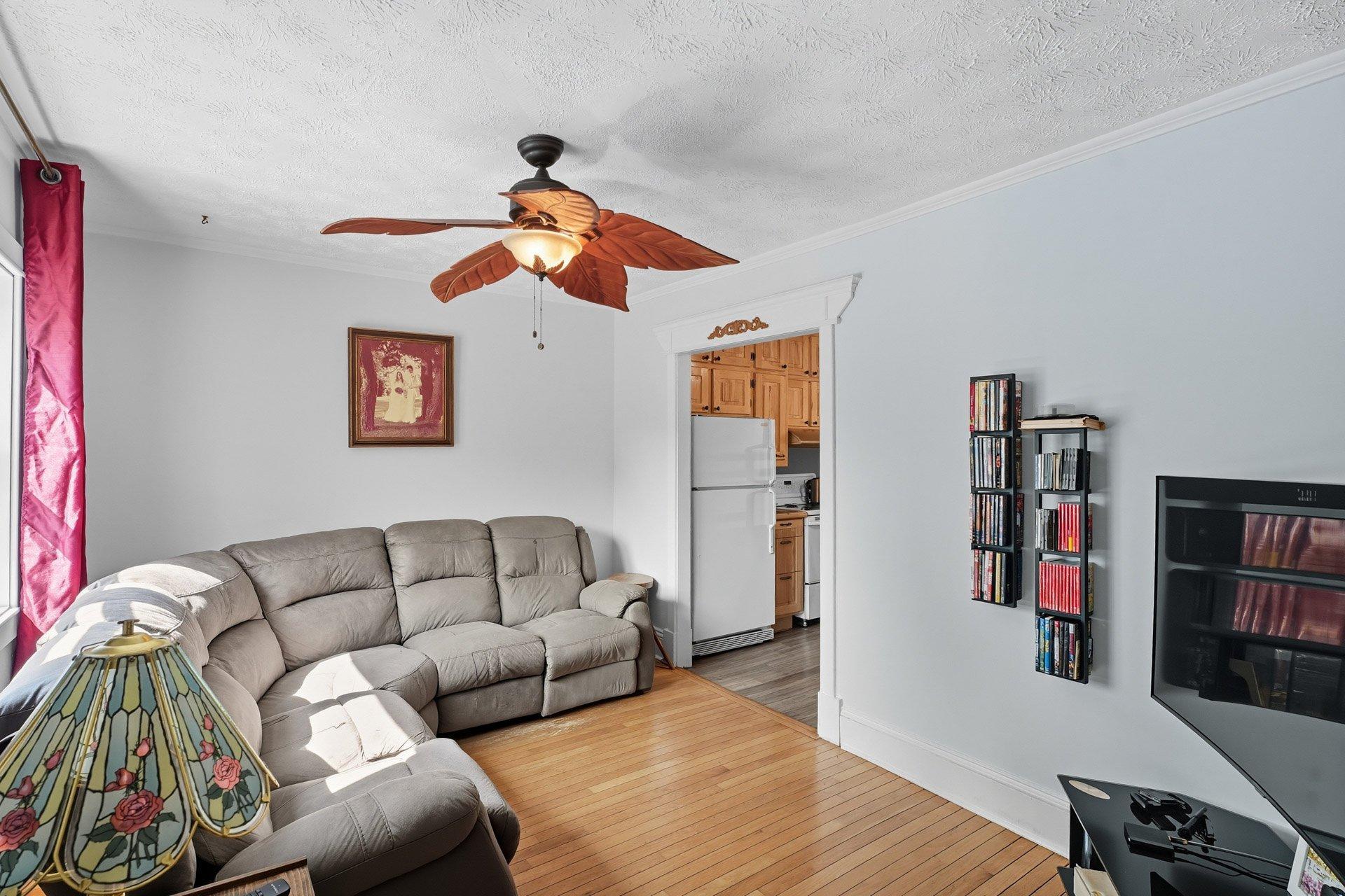 









11


Rue Garneau

,
Gatineau (Hull),




QC
J8X1R4

