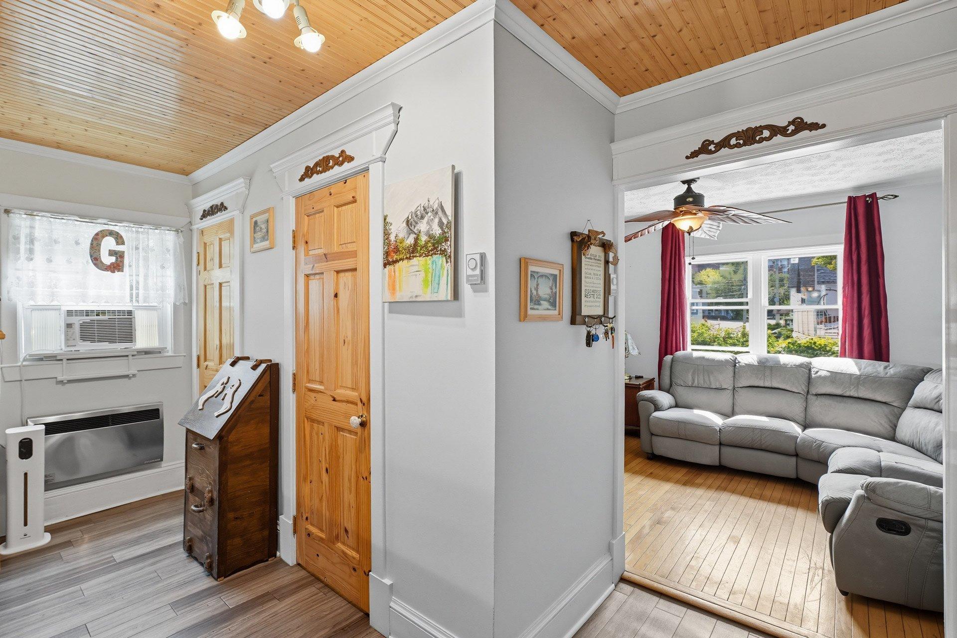 









11


Rue Garneau

,
Gatineau (Hull),




QC
J8X1R4

