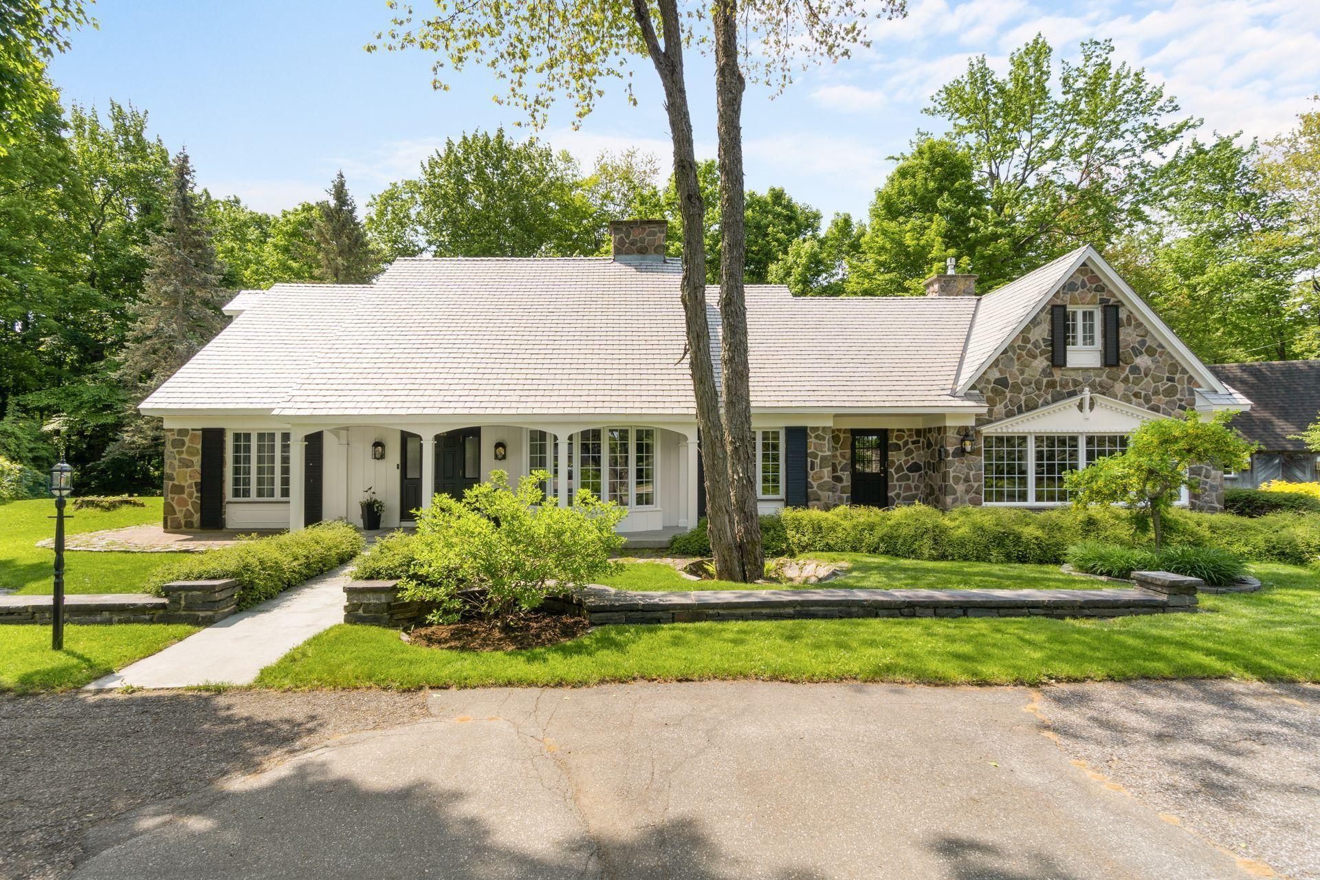 









126


Rue du Docteur-Fauteux

,
Shawinigan,




QC
G9P0J2

