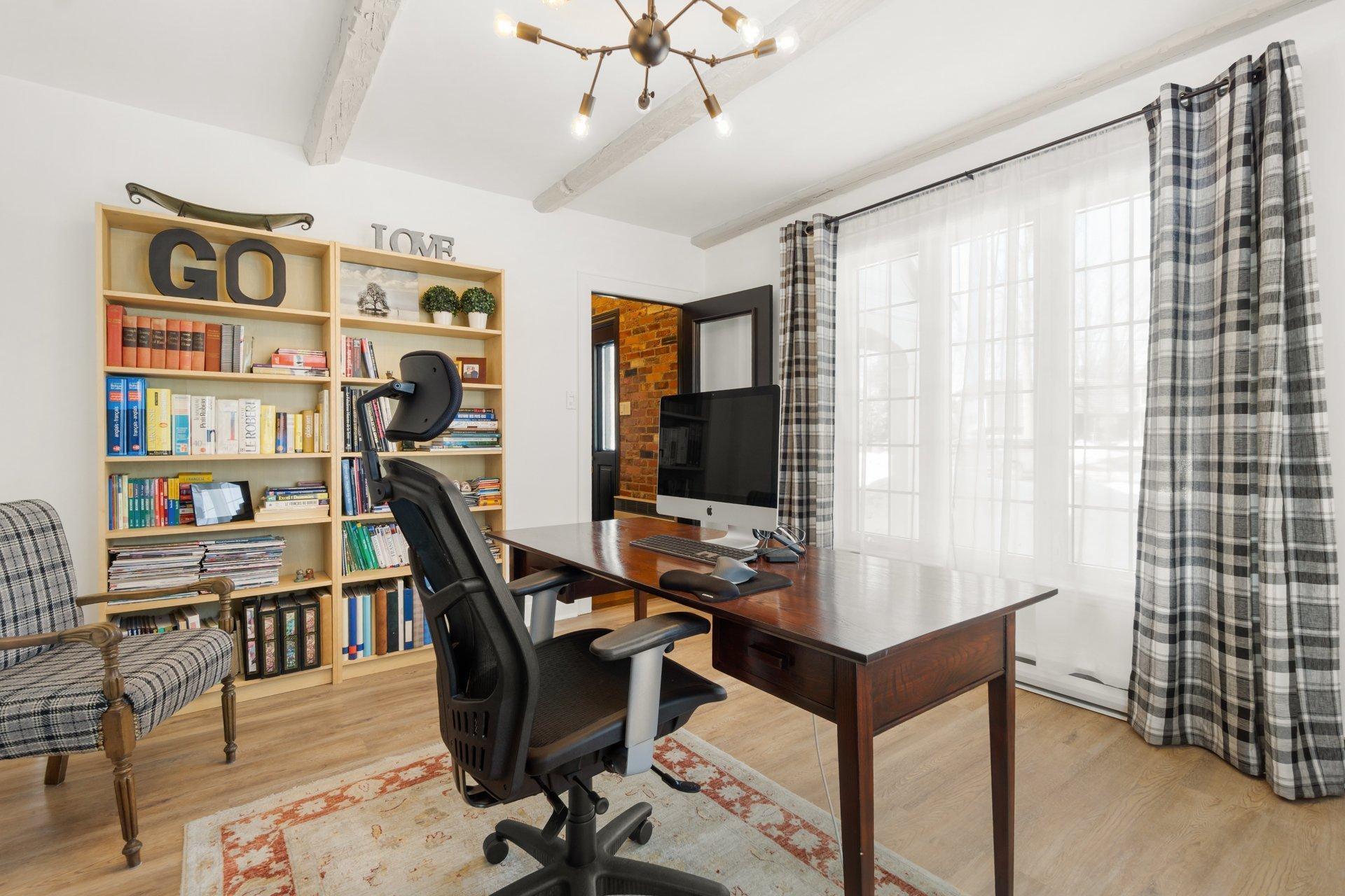 









126


Rue du Docteur-Fauteux

,
Shawinigan,




QC
G9P0J2

