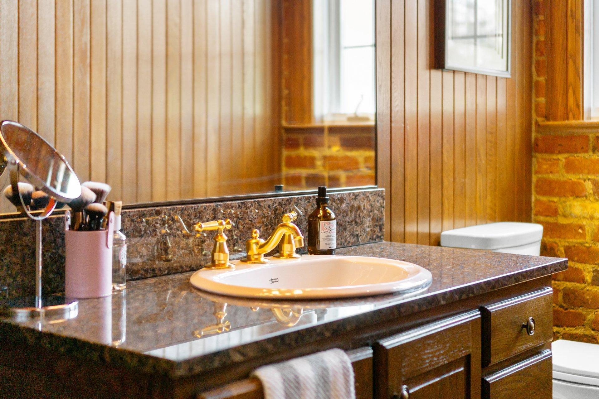 









126


Rue du Docteur-Fauteux

,
Shawinigan,




QC
G9P0J2

