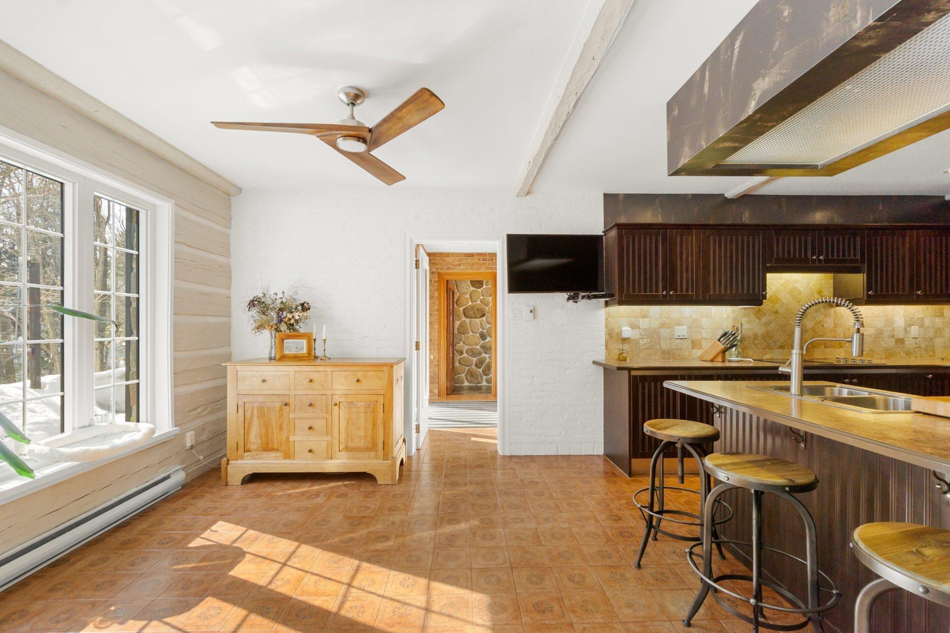 









126


Rue du Docteur-Fauteux

,
Shawinigan,




QC
G9P0J2

