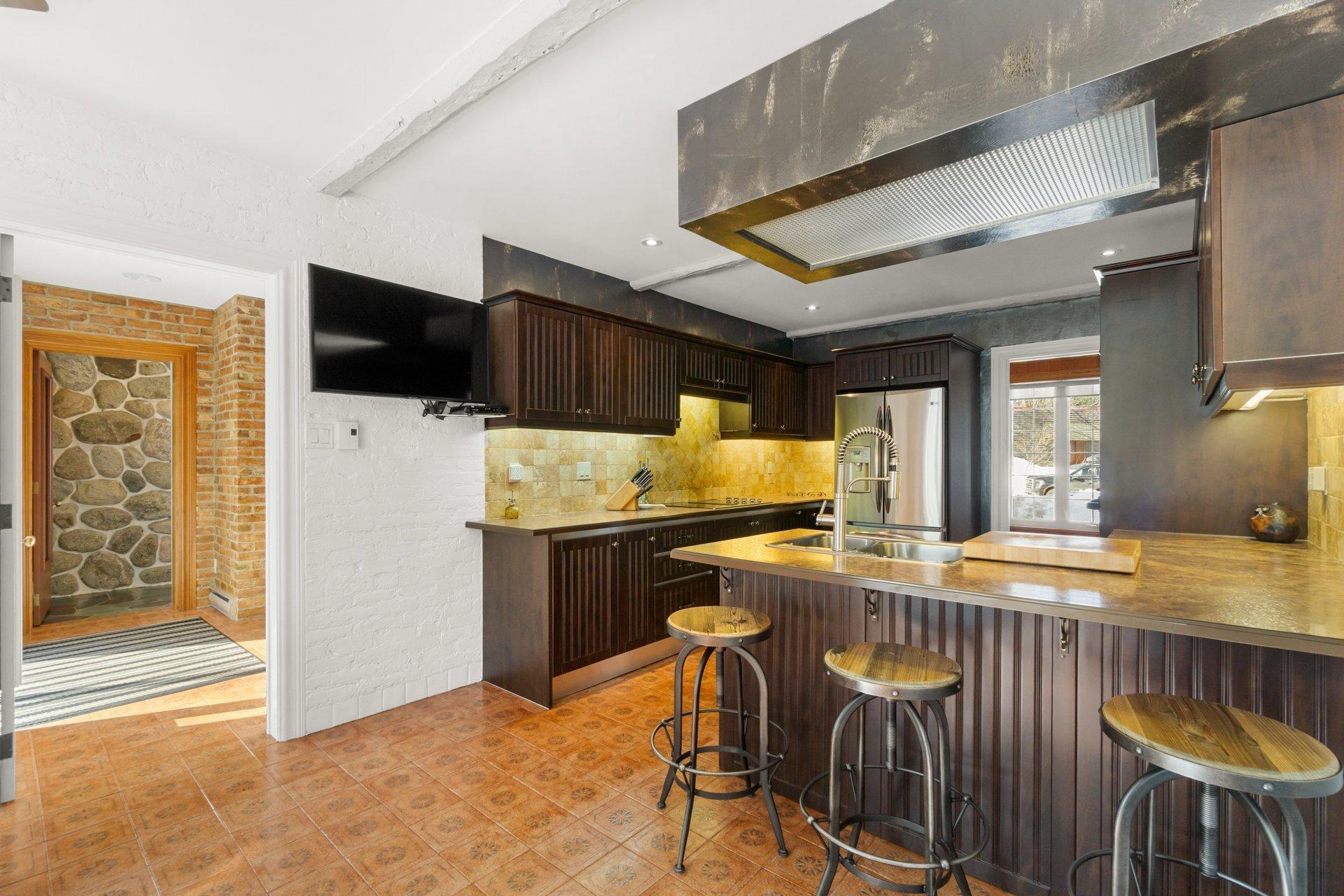 









126


Rue du Docteur-Fauteux

,
Shawinigan,




QC
G9P0J2

