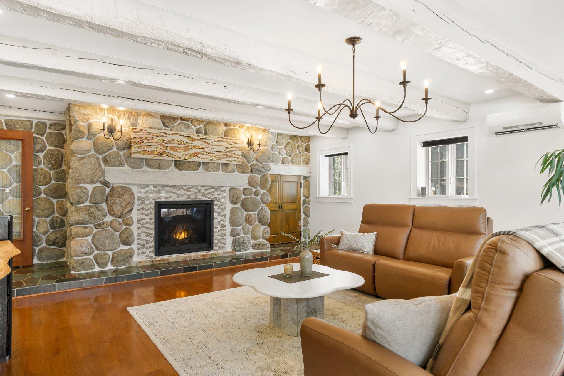 









126


Rue du Docteur-Fauteux

,
Shawinigan,




QC
G9P0J2

