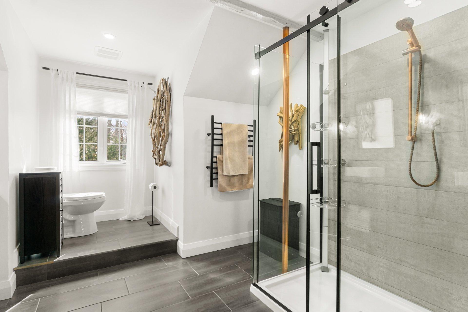 









126


Rue du Docteur-Fauteux

,
Shawinigan,




QC
G9P0J2

