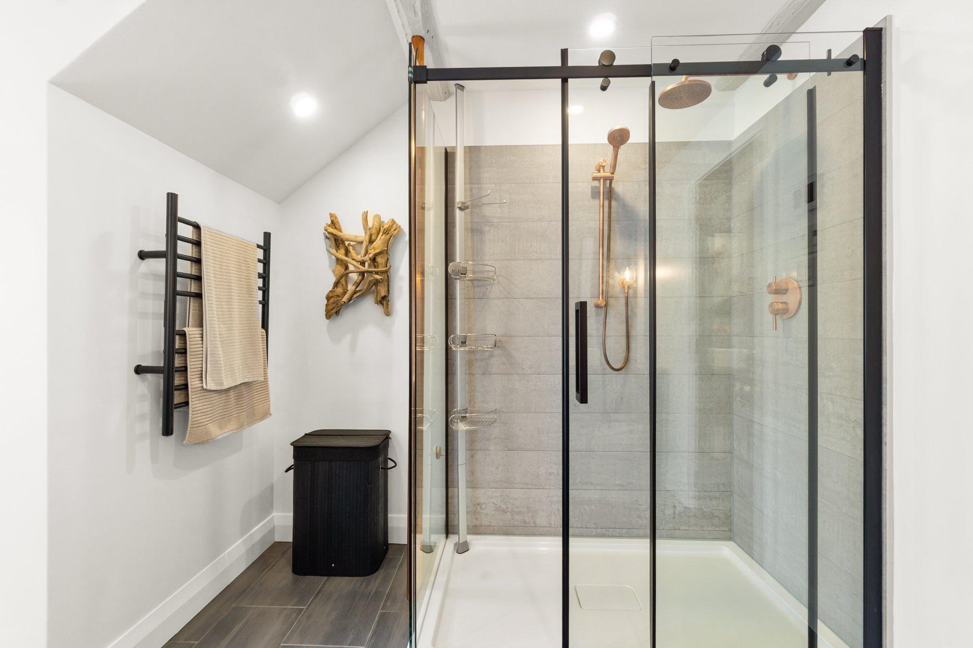 









126


Rue du Docteur-Fauteux

,
Shawinigan,




QC
G9P0J2

