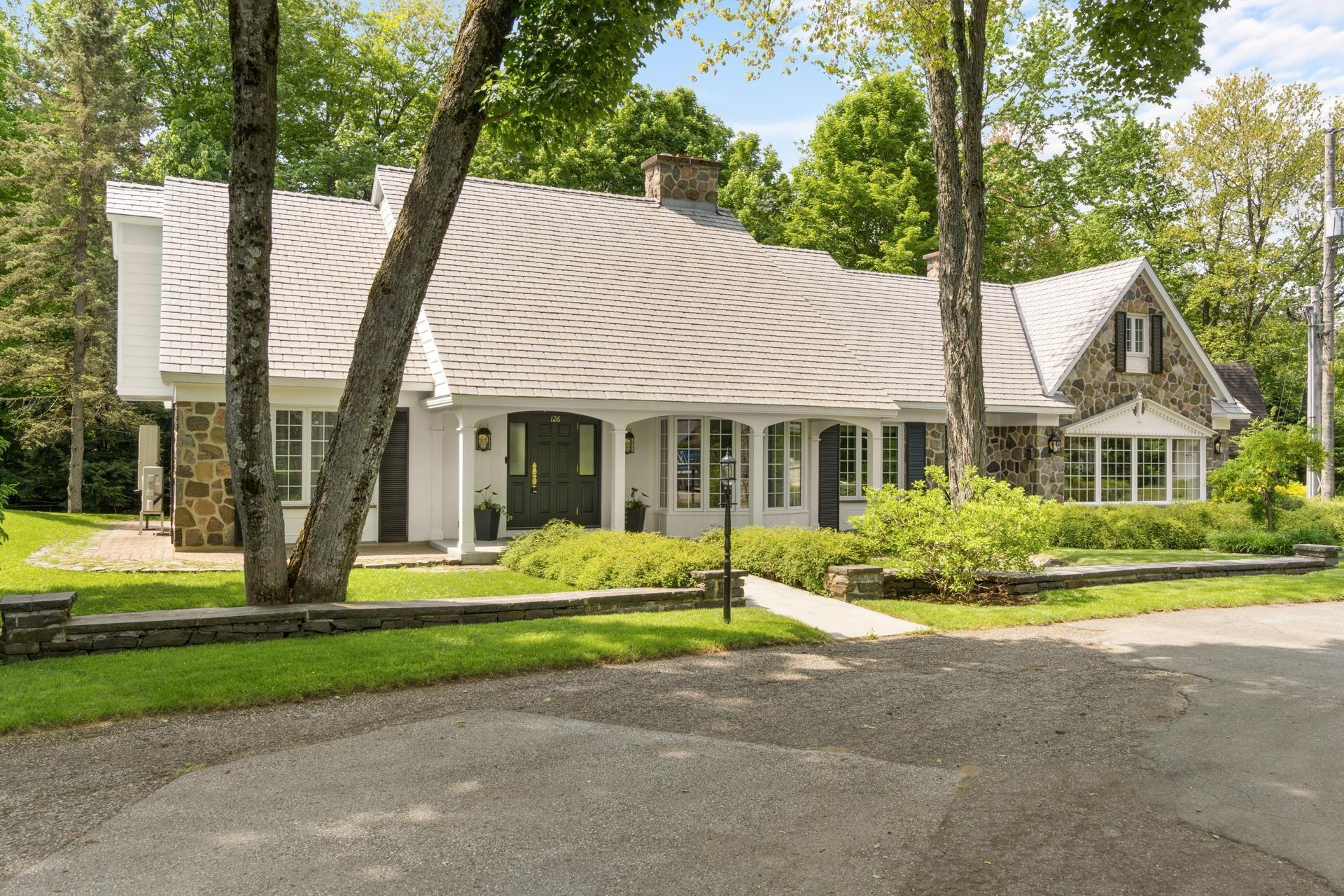 









126


Rue du Docteur-Fauteux

,
Shawinigan,




QC
G9P0J2

