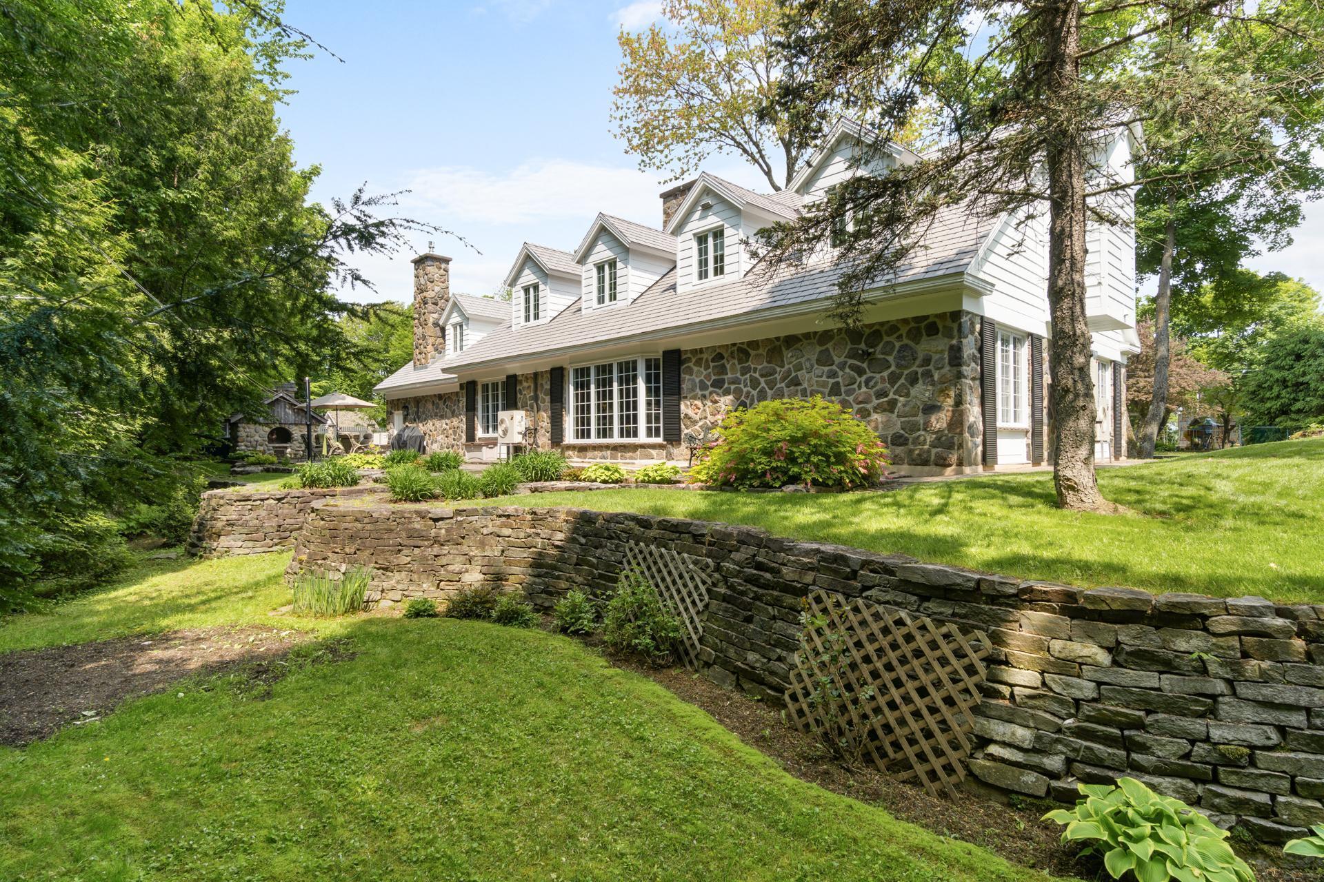 









126


Rue du Docteur-Fauteux

,
Shawinigan,




QC
G9P0J2

