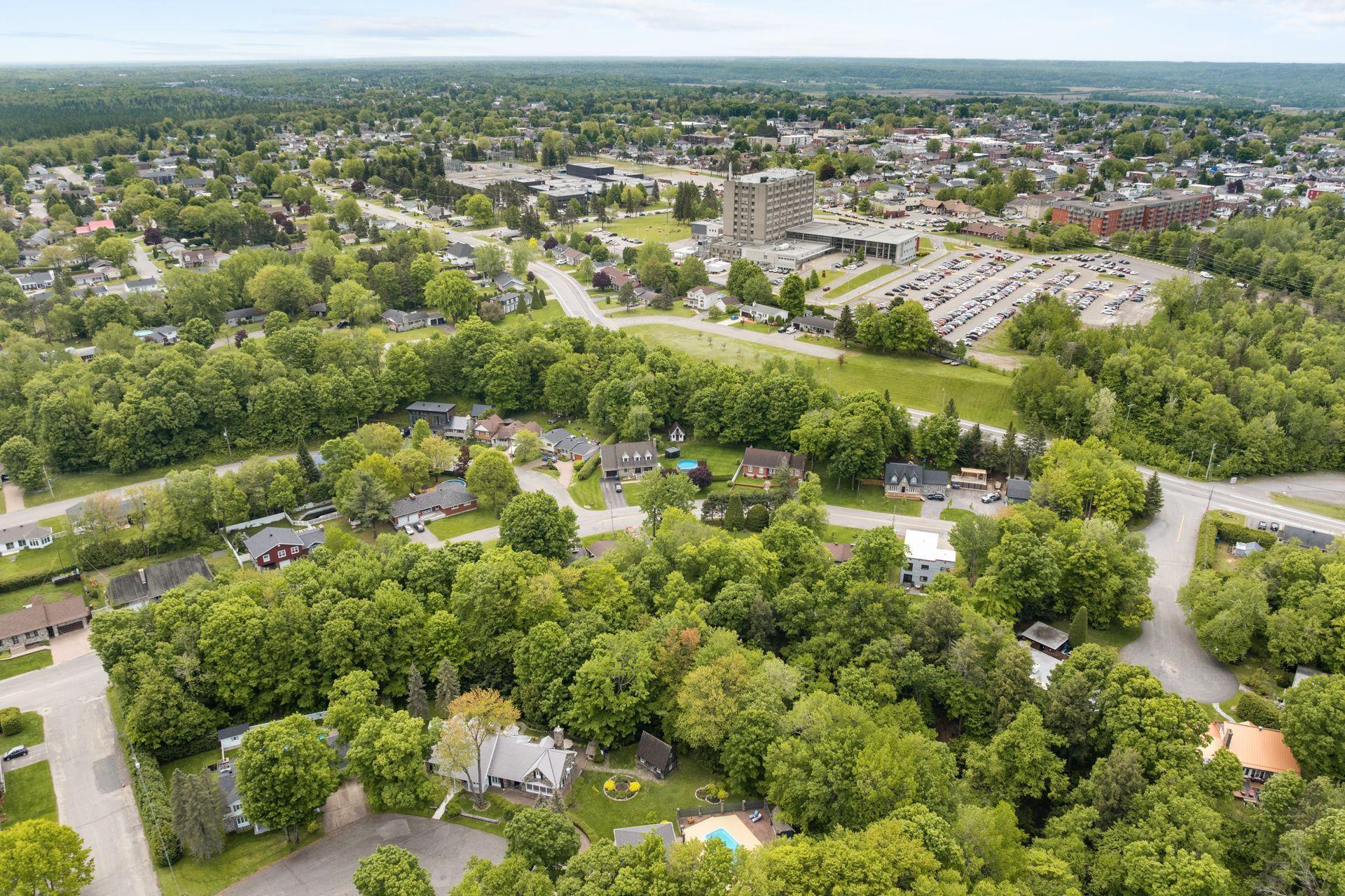 









126


Rue du Docteur-Fauteux

,
Shawinigan,




QC
G9P0J2

