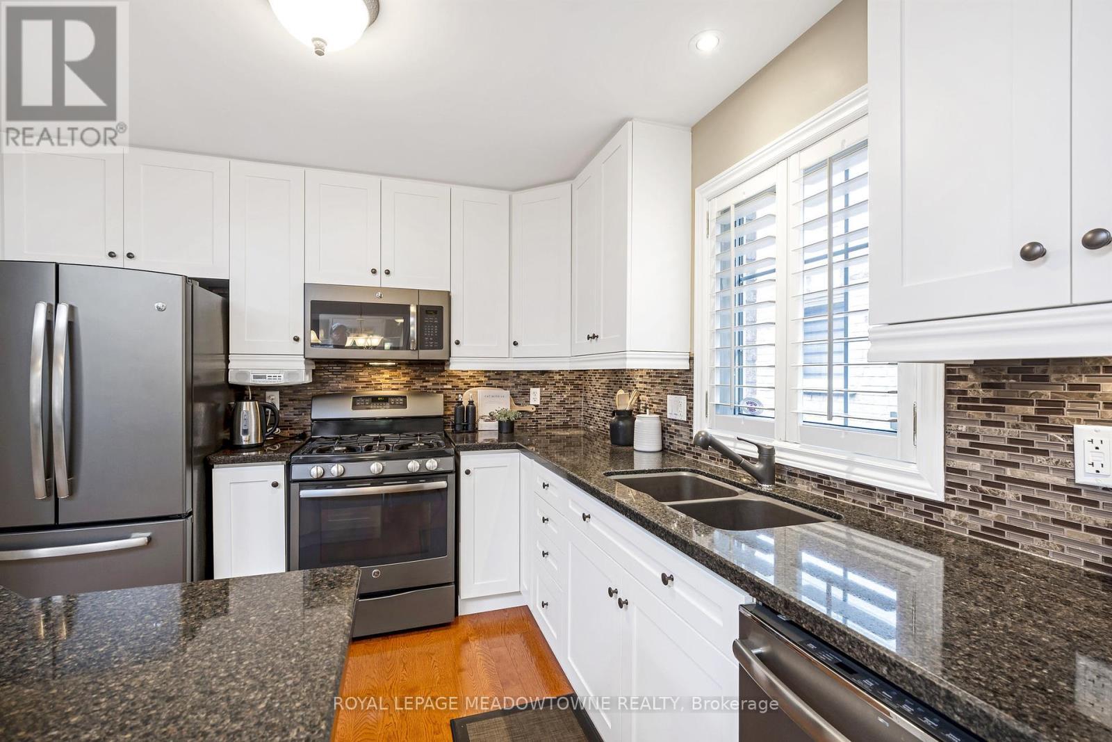 












241 LEDWITH DRIVE

,
Milton,




Ontario
L9T5X2

