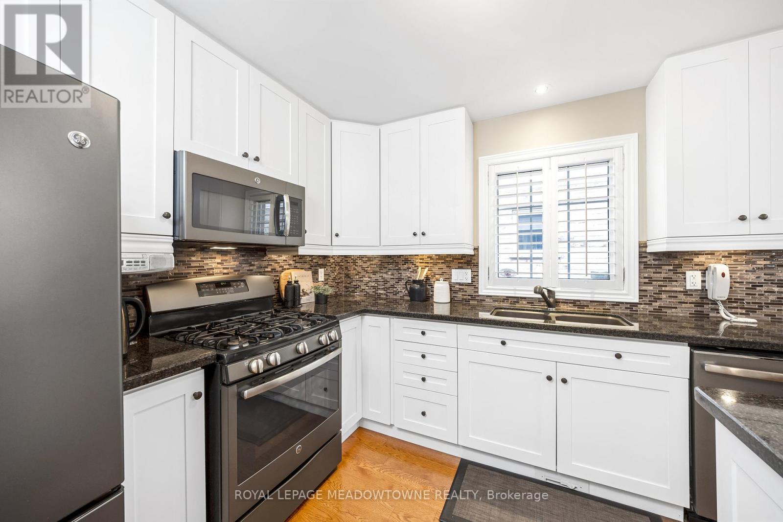 












241 LEDWITH DRIVE

,
Milton,




Ontario
L9T5X2

