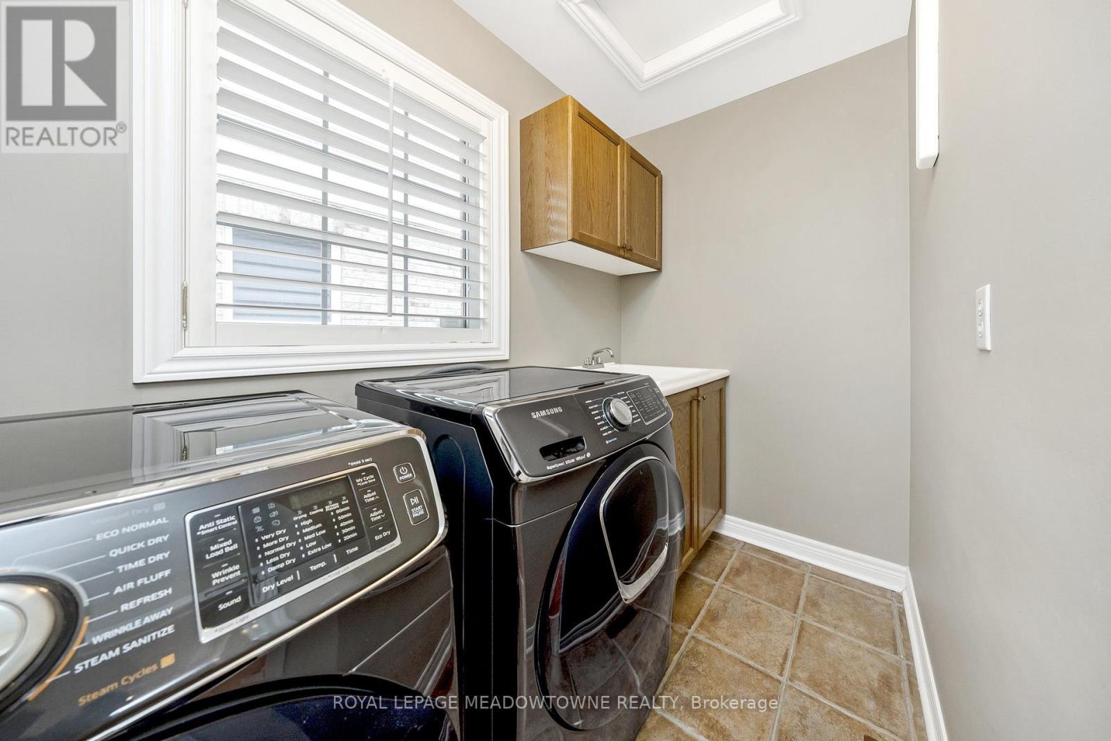 












241 LEDWITH DRIVE

,
Milton,




Ontario
L9T5X2

