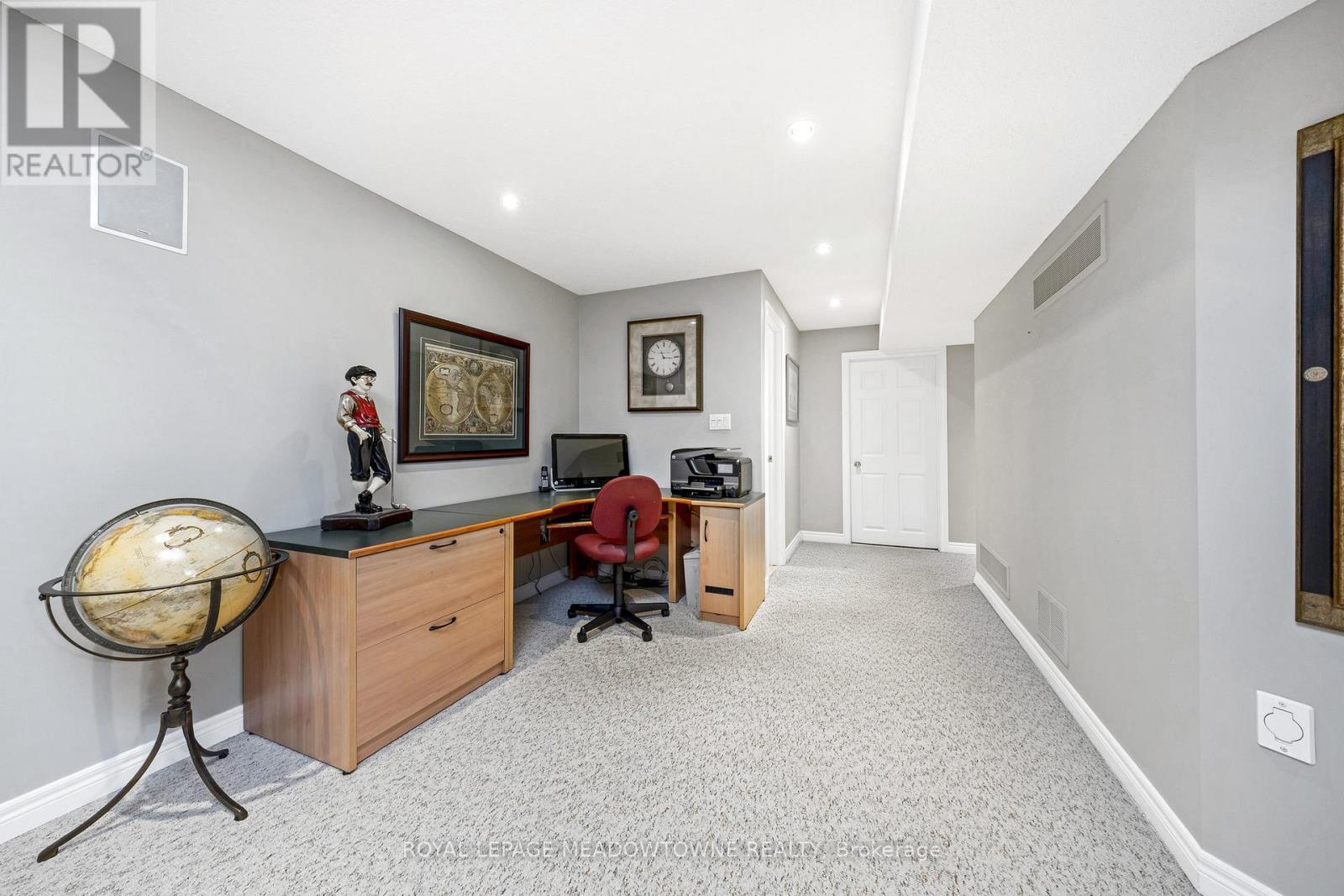 












241 LEDWITH DRIVE

,
Milton,




Ontario
L9T5X2

