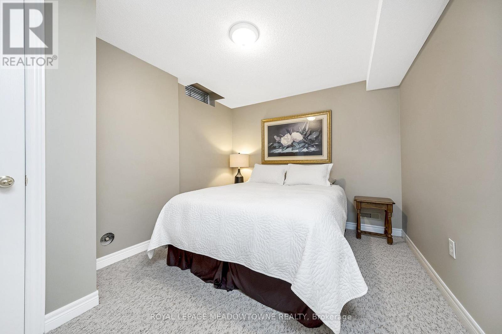 












241 LEDWITH DRIVE

,
Milton,




Ontario
L9T5X2

