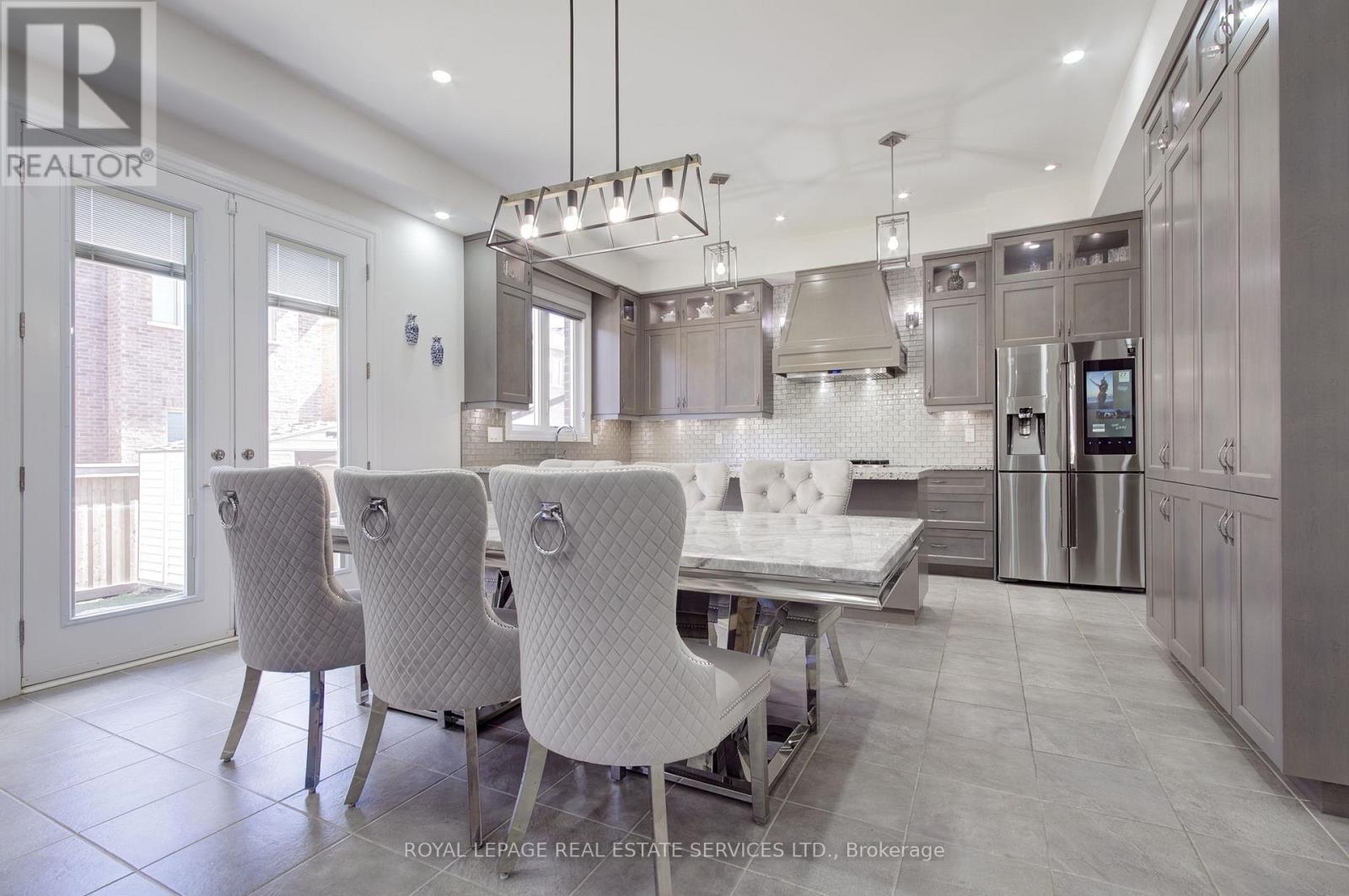 












48 VIVA GARDENS

,
Oakville,




Ontario
L6H0Z1

