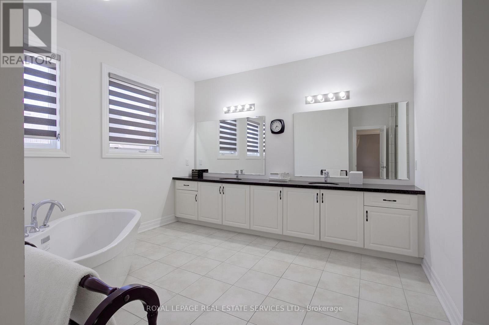 












48 VIVA GARDENS

,
Oakville,




Ontario
L6H0Z1

