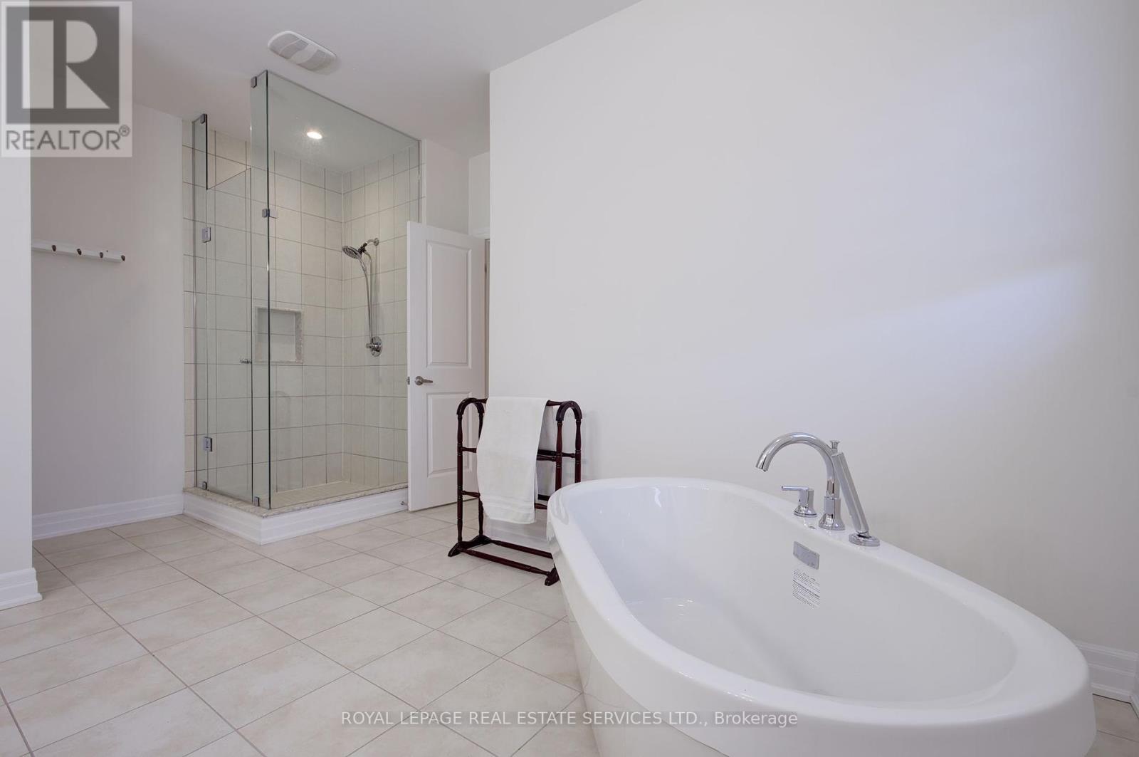












48 VIVA GARDENS

,
Oakville,




Ontario
L6H0Z1

