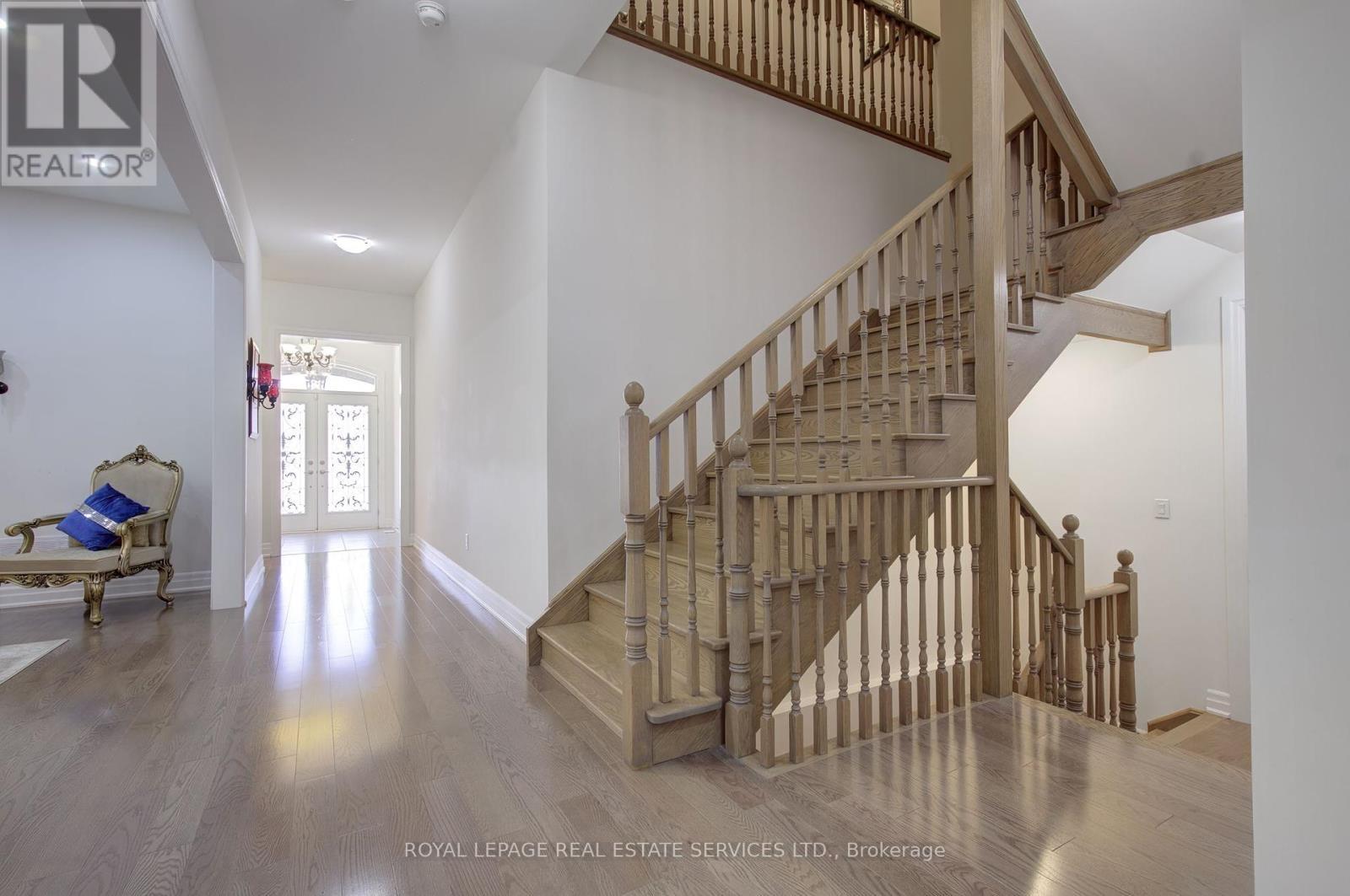 












48 VIVA GARDENS

,
Oakville,




Ontario
L6H0Z1

