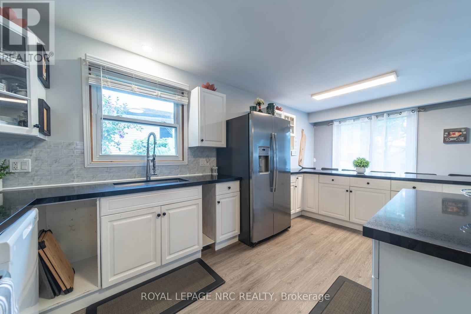 












7346 SUNHAVEN DRIVE

,
Niagara Falls (Marineland),




Ontario
L2G7E2

