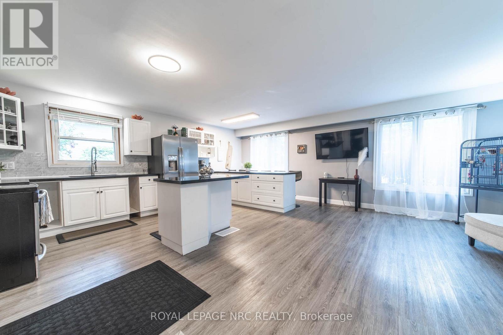












7346 SUNHAVEN DRIVE

,
Niagara Falls (Marineland),




Ontario
L2G7E2

