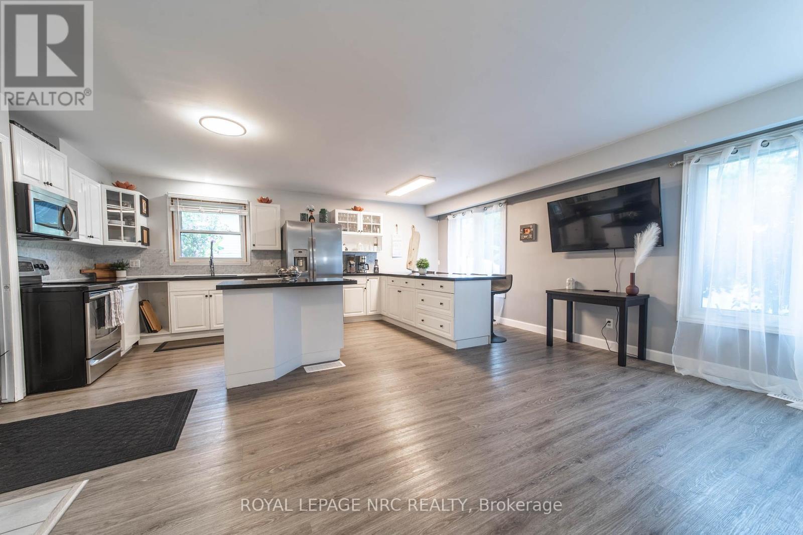 












7346 SUNHAVEN DRIVE

,
Niagara Falls (Marineland),




Ontario
L2G7E2

