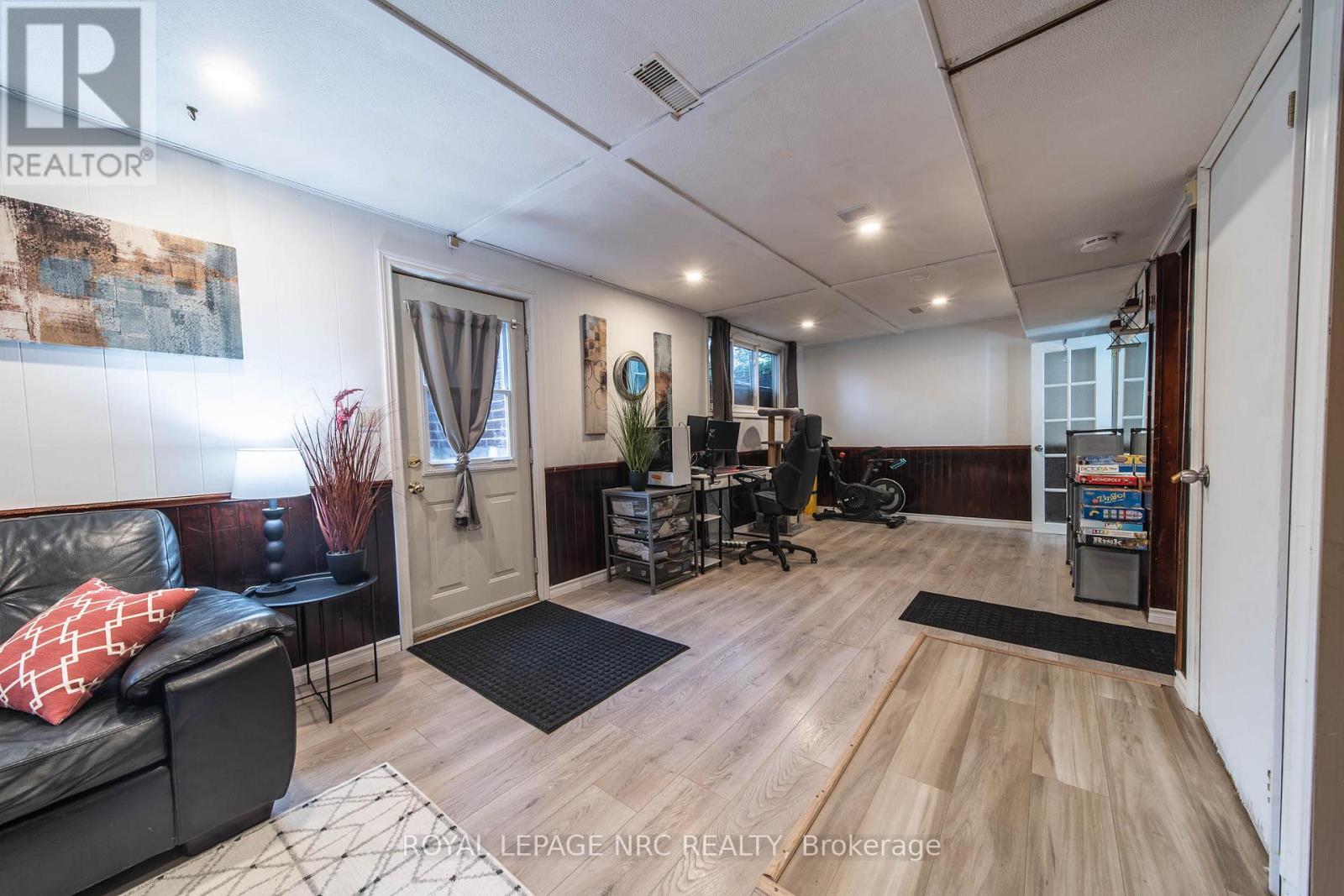 












7346 SUNHAVEN DRIVE

,
Niagara Falls (Marineland),




Ontario
L2G7E2

