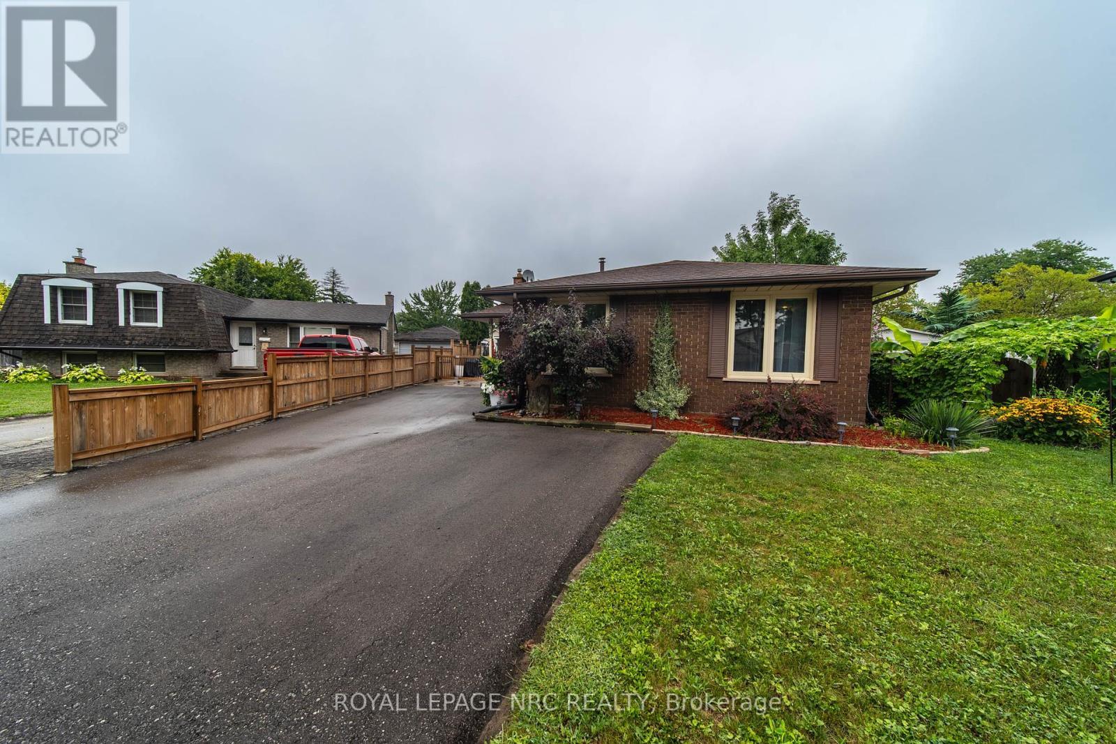 












7346 SUNHAVEN DRIVE

,
Niagara Falls (Marineland),




Ontario
L2G7E2

