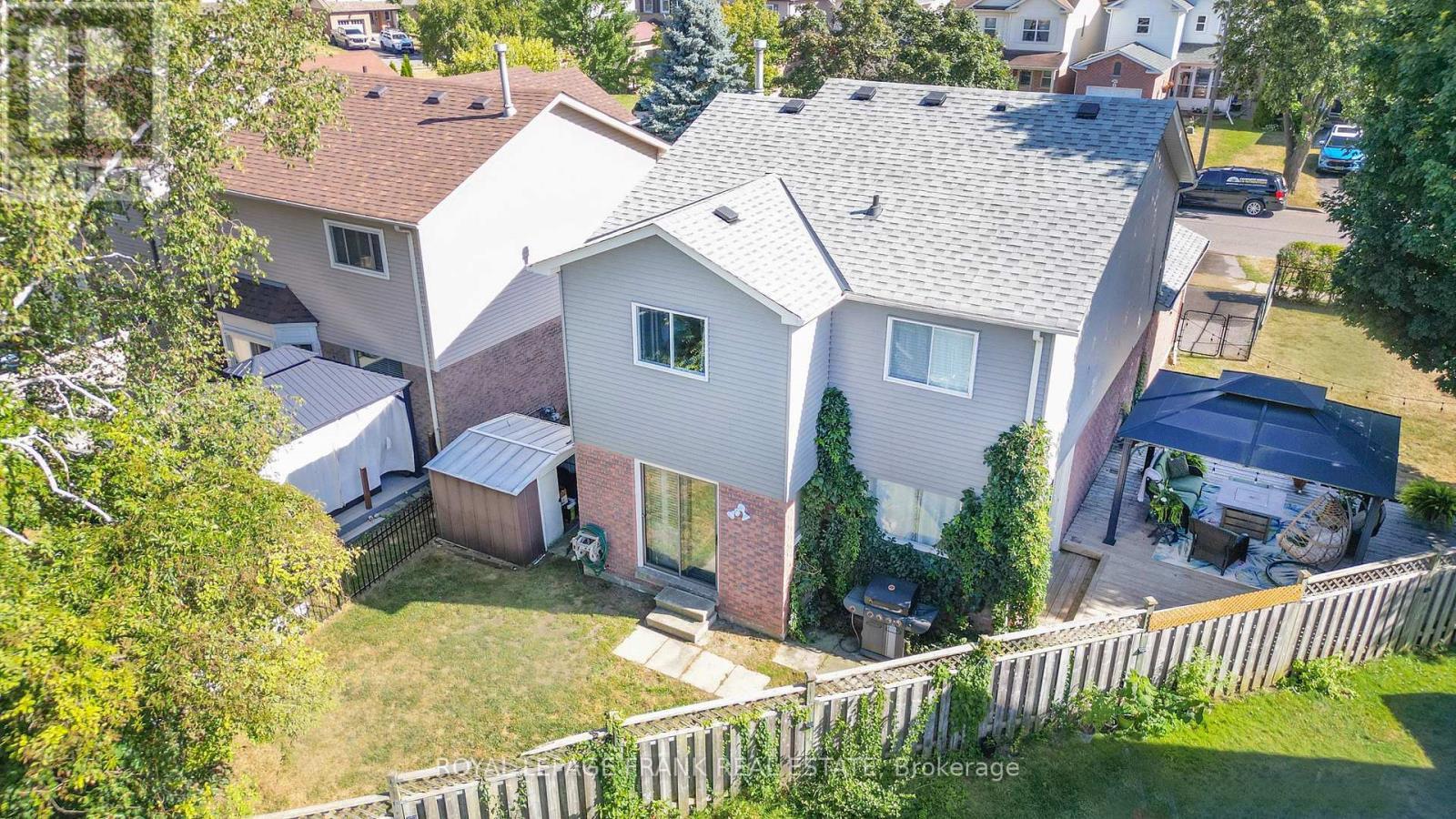 












22 WINDHAM CRESCENT

,
Clarington (Courtice),




Ontario
L1E1Y7

