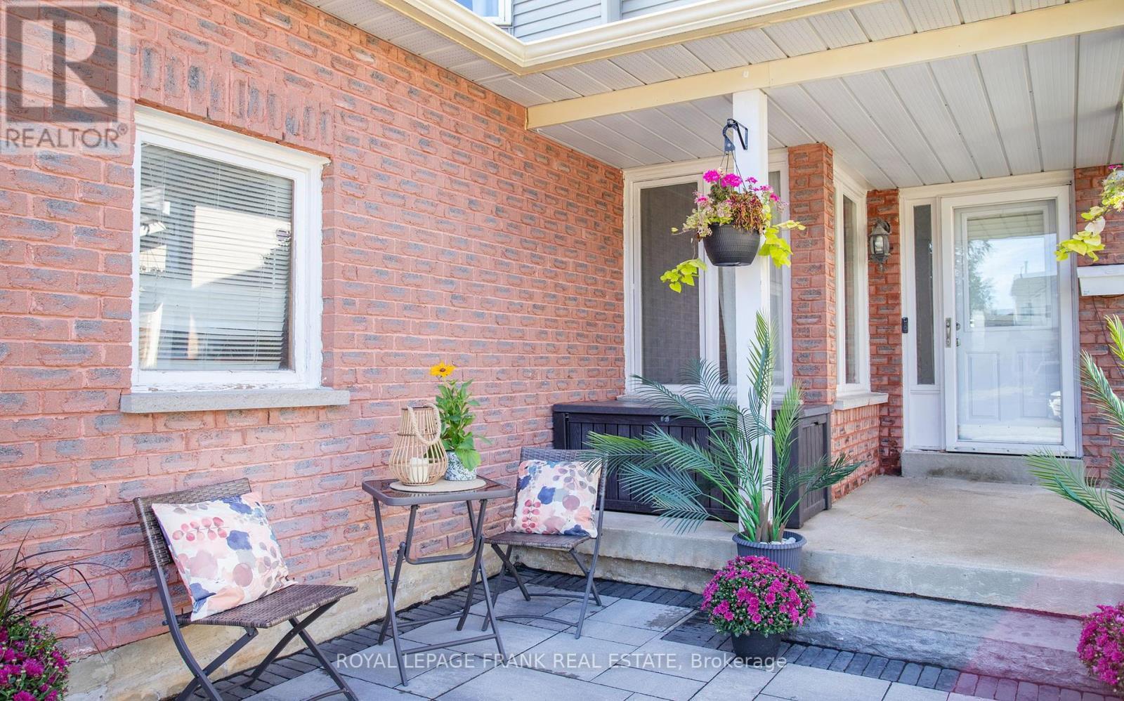 












22 WINDHAM CRESCENT

,
Clarington (Courtice),




Ontario
L1E1Y7

