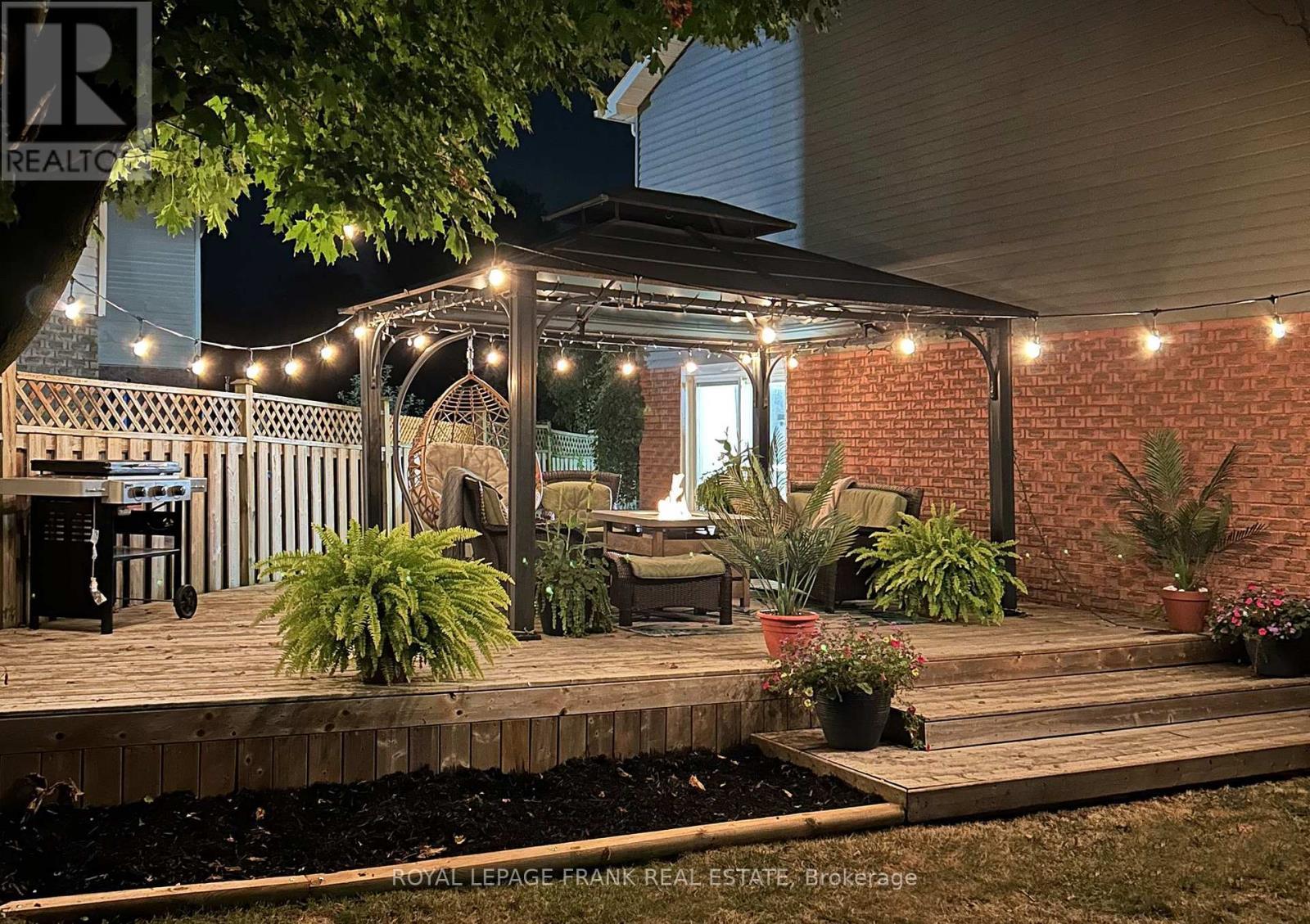












22 WINDHAM CRESCENT

,
Clarington (Courtice),




Ontario
L1E1Y7

