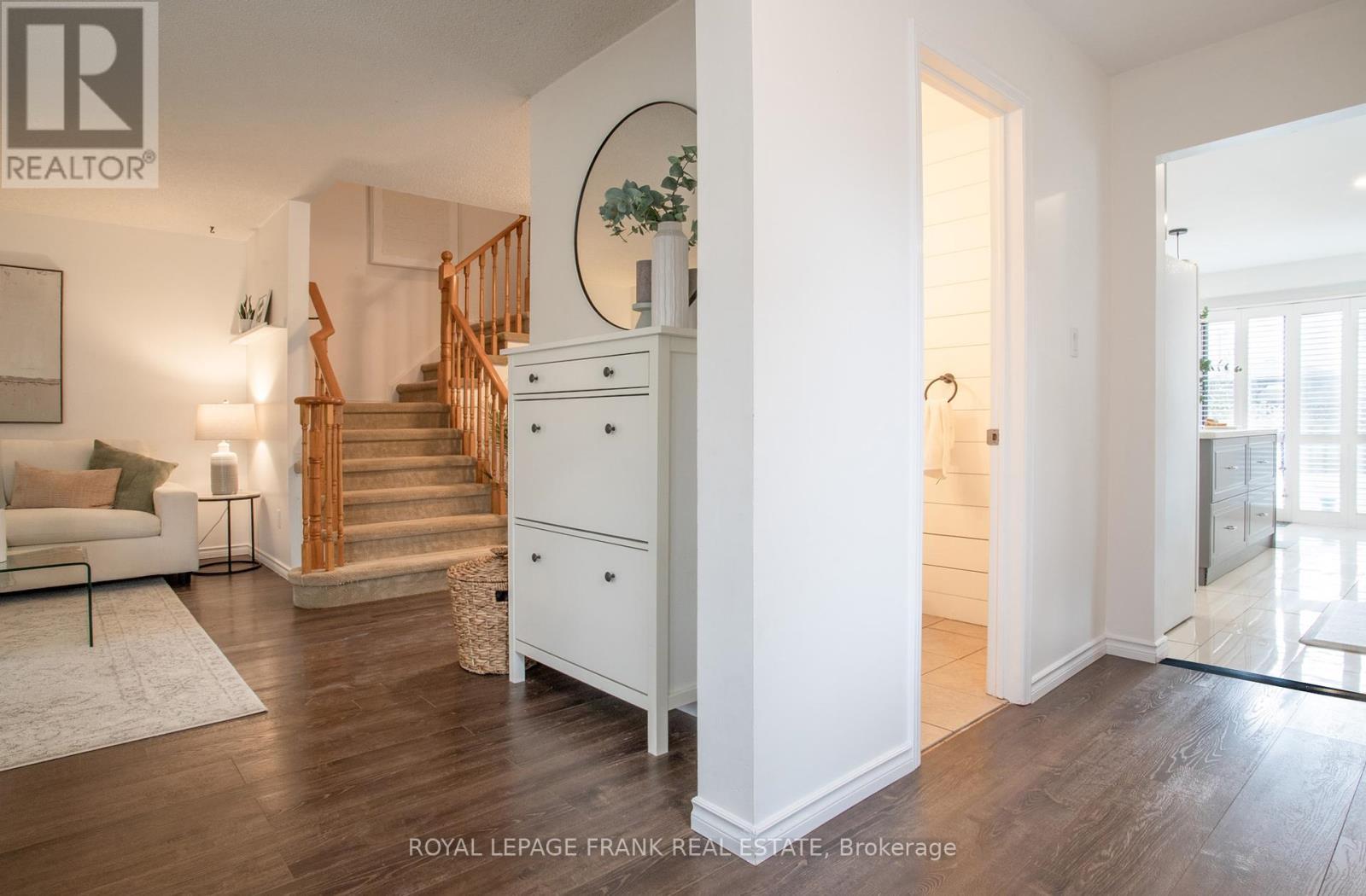 












22 WINDHAM CRESCENT

,
Clarington (Courtice),




Ontario
L1E1Y7


