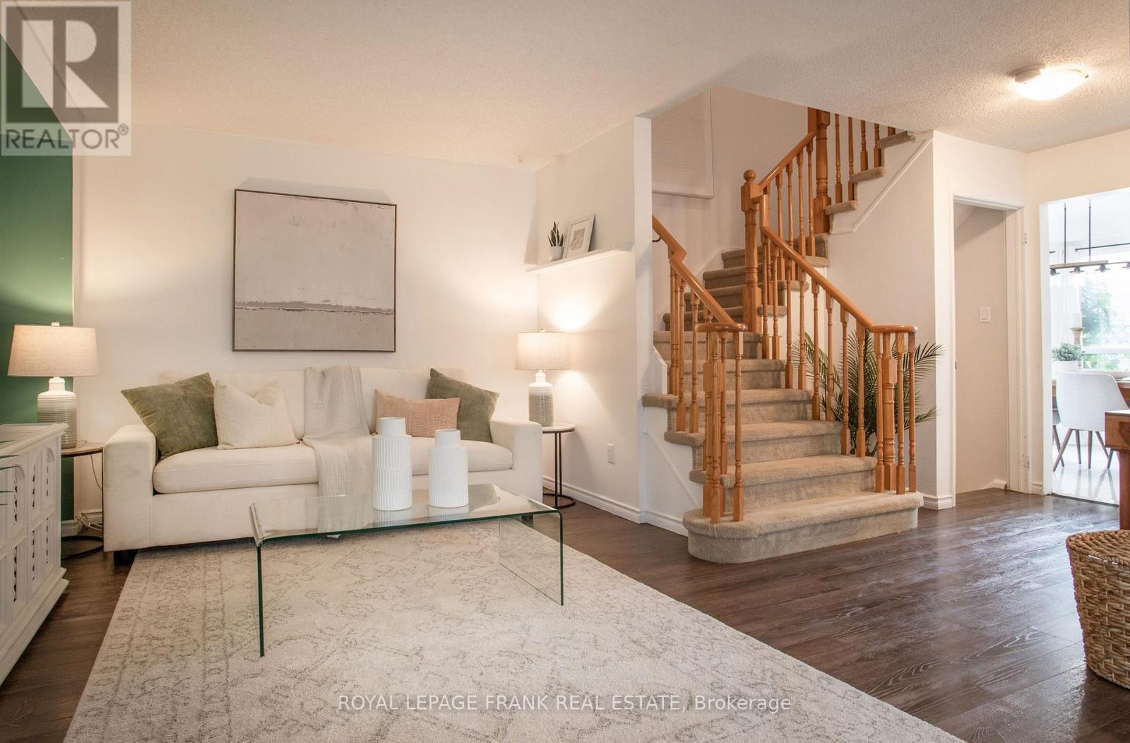 












22 WINDHAM CRESCENT

,
Clarington (Courtice),




Ontario
L1E1Y7

