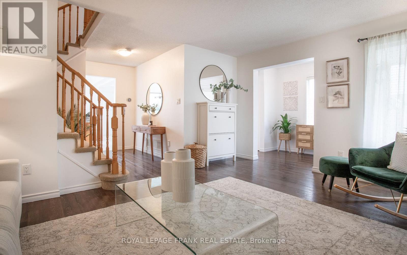 












22 WINDHAM CRESCENT

,
Clarington (Courtice),




Ontario
L1E1Y7

