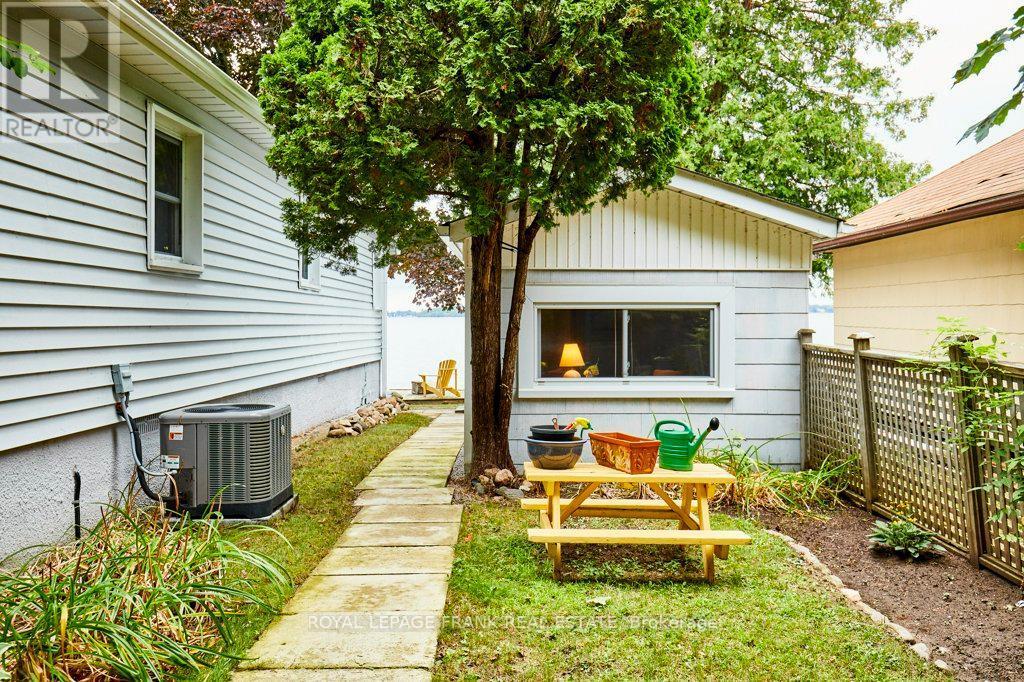 












28 JOHNSTONE LANE

,
Scugog,




Ontario
L0B1L0


