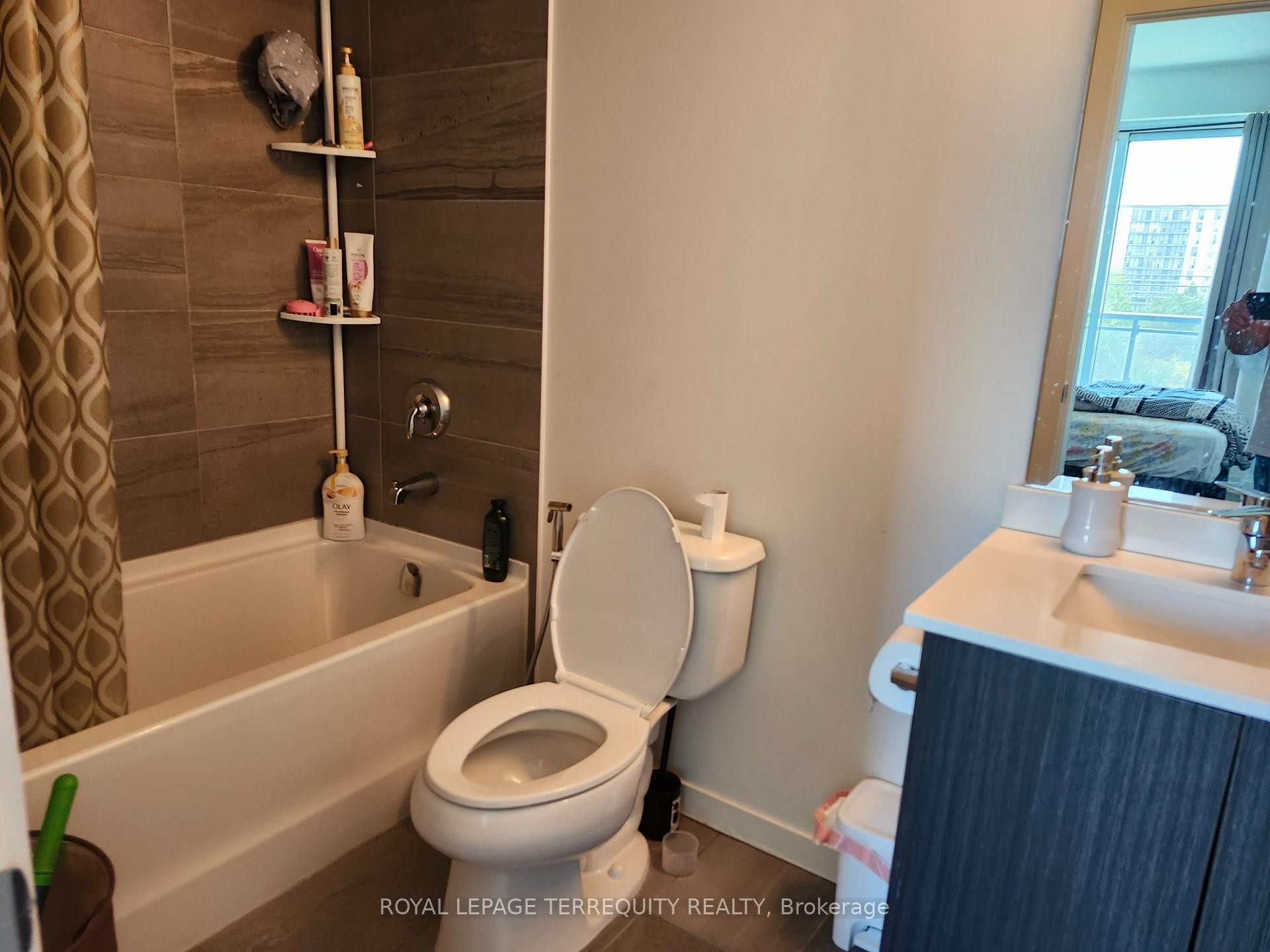 









3237


Bayview

Avenue, 511,
Toronto,




ON
M2K 2J7

