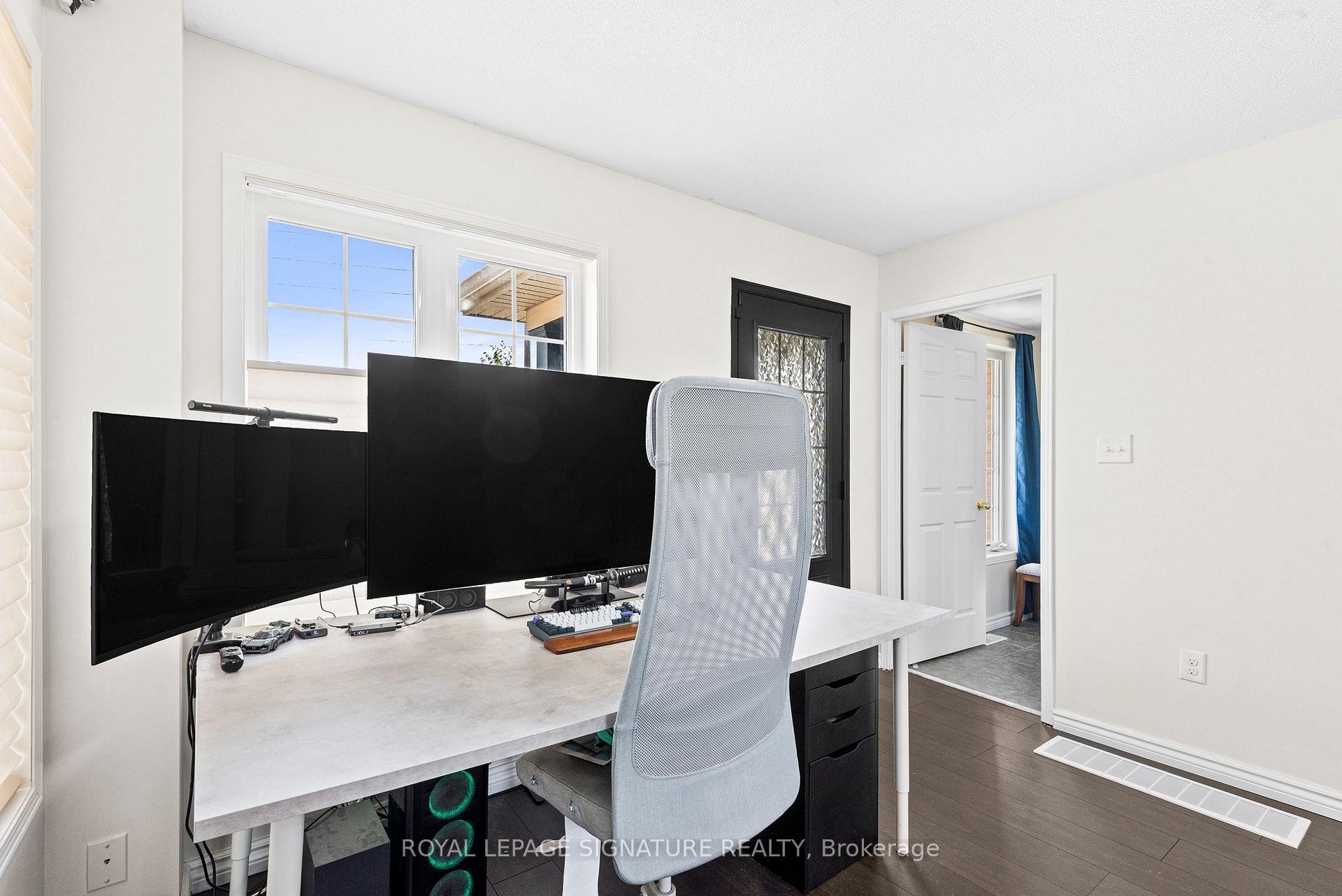 









898


Audley

Road North,
Ajax,




ON
L1Z 0N2

