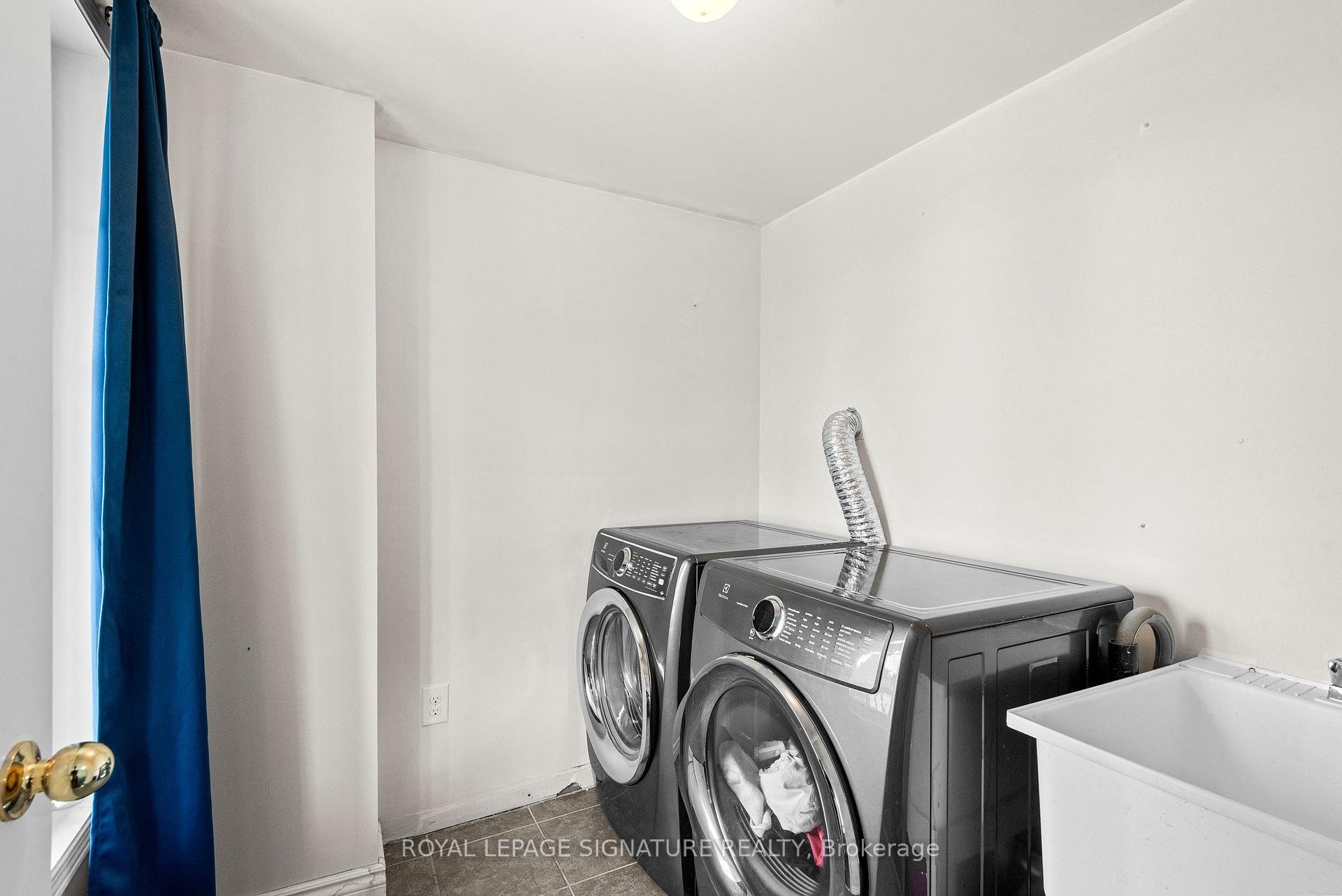 









898


Audley

Road North,
Ajax,




ON
L1Z 0N2


