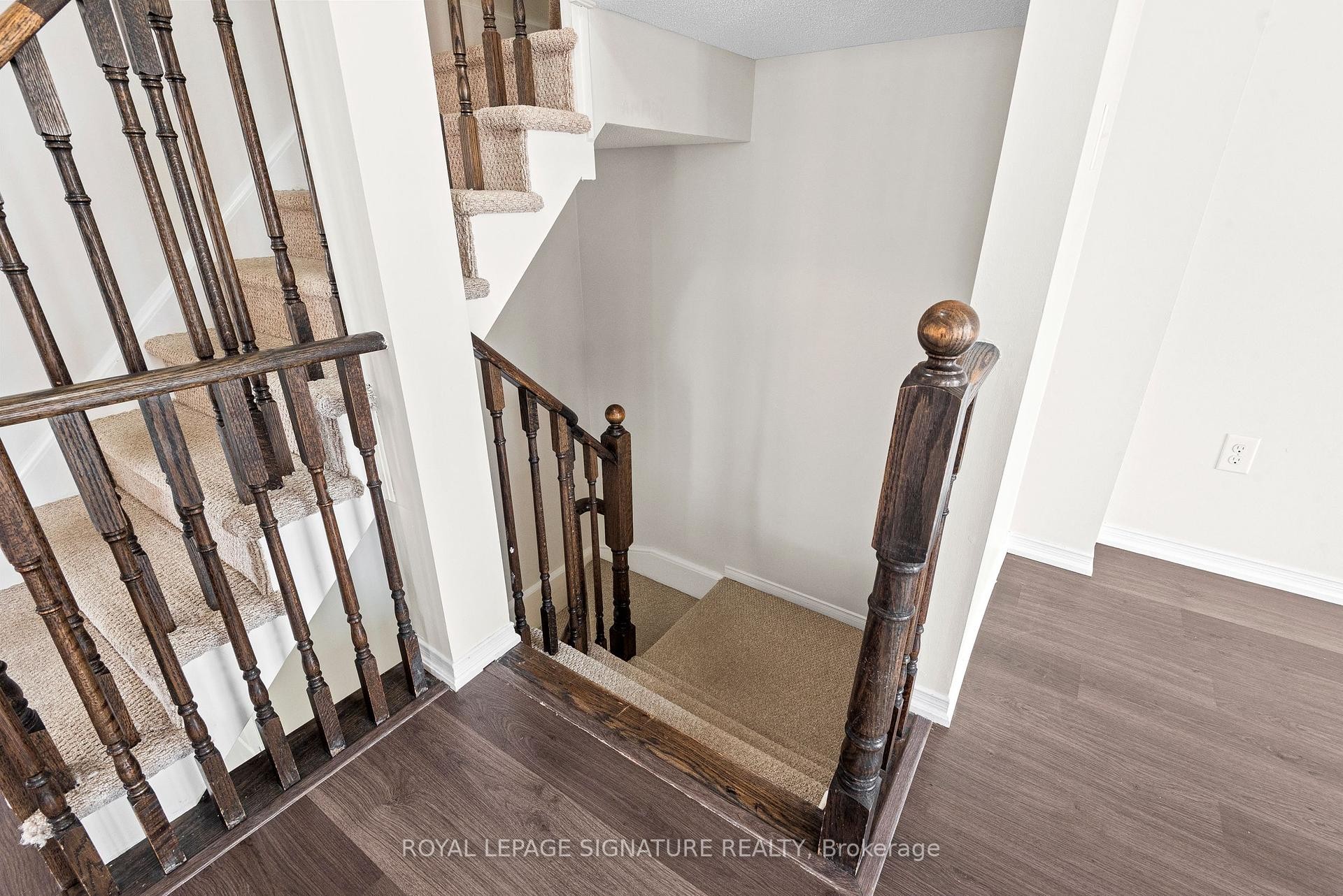 









898


Audley

Road North,
Ajax,




ON
L1Z 0N2

